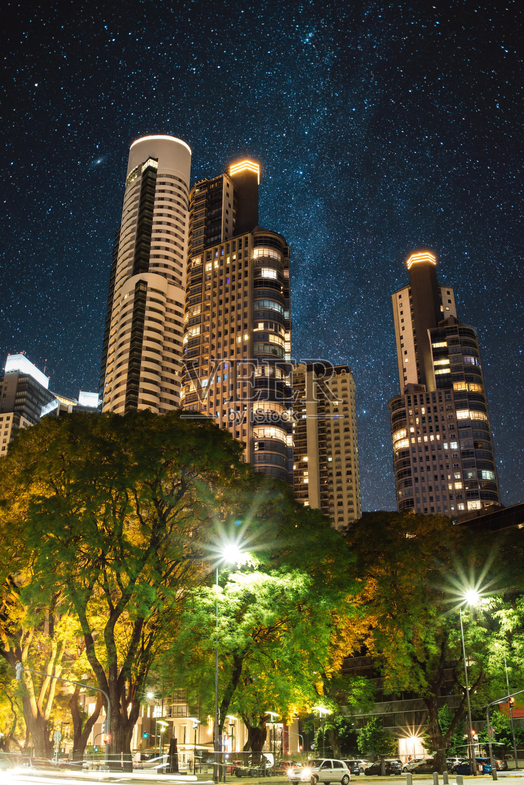 星光灿烂的布宜诺斯艾利斯金融区照片摄影图片