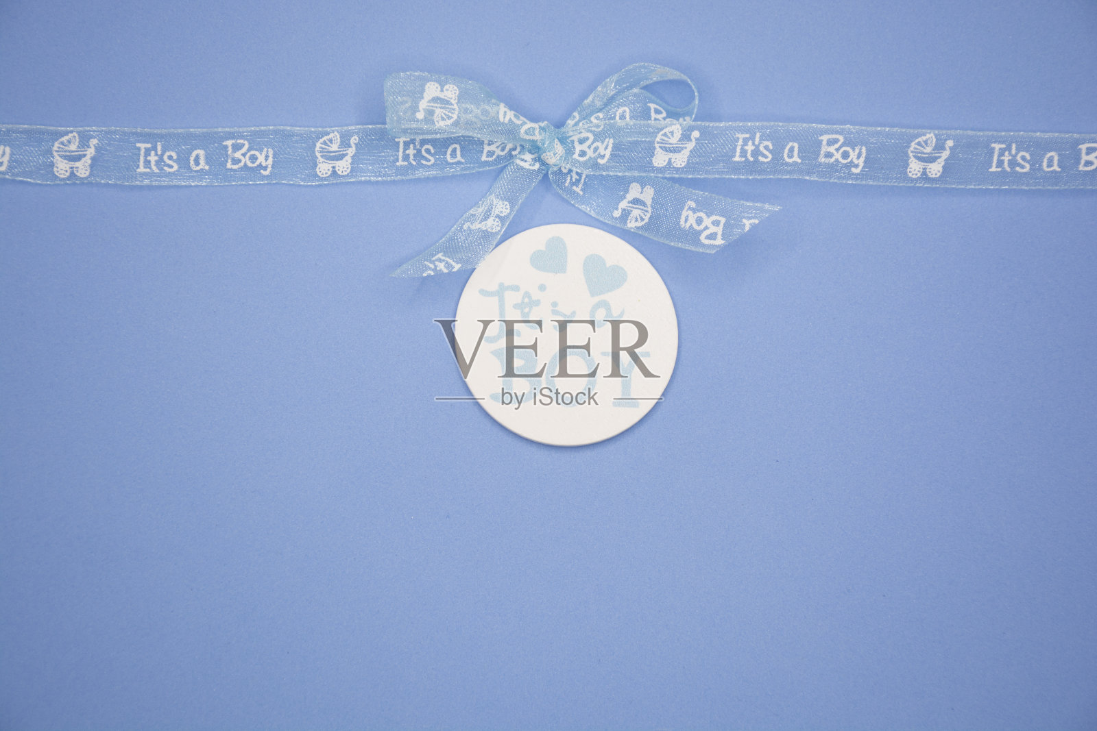 婴儿出生的贺卡。照片摄影图片