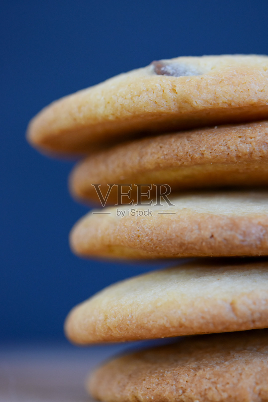 家里烤的饼干堆在一起了照片摄影图片