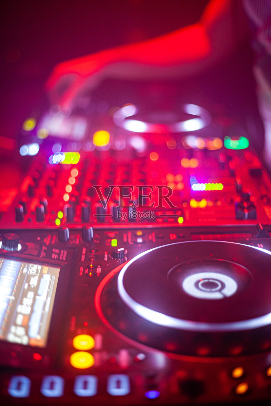 电子DJ的电子表演照片摄影图片