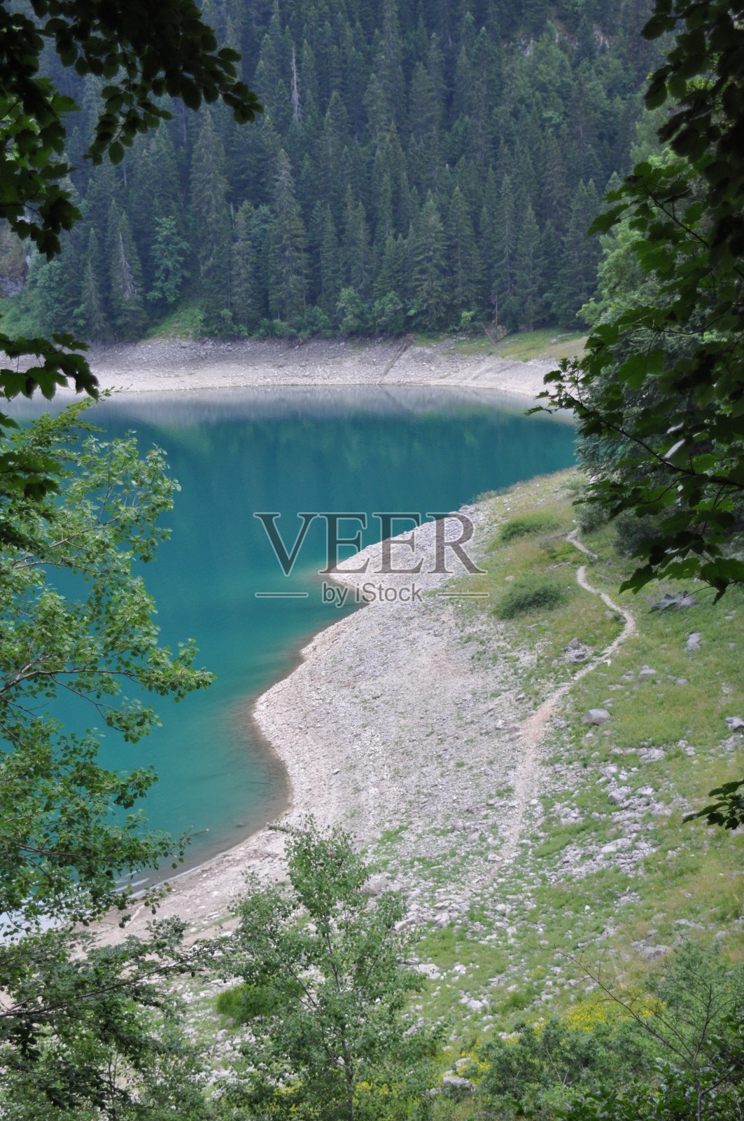 扎布利亚克附近Durmitor山区的黑湖。黑山的一个美丽的地方照片摄影图片