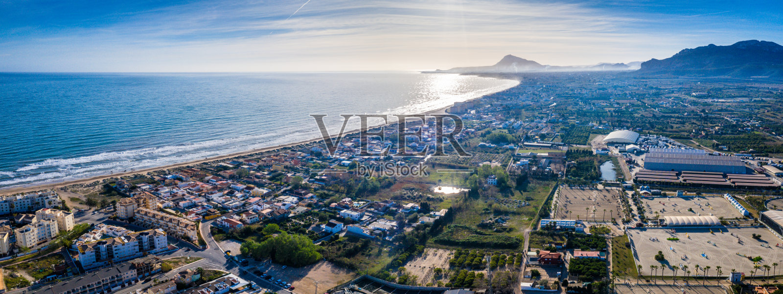 奥利瓦诺瓦，德尼亚海滩航拍全景照片，西班牙巴伦西亚照片摄影图片