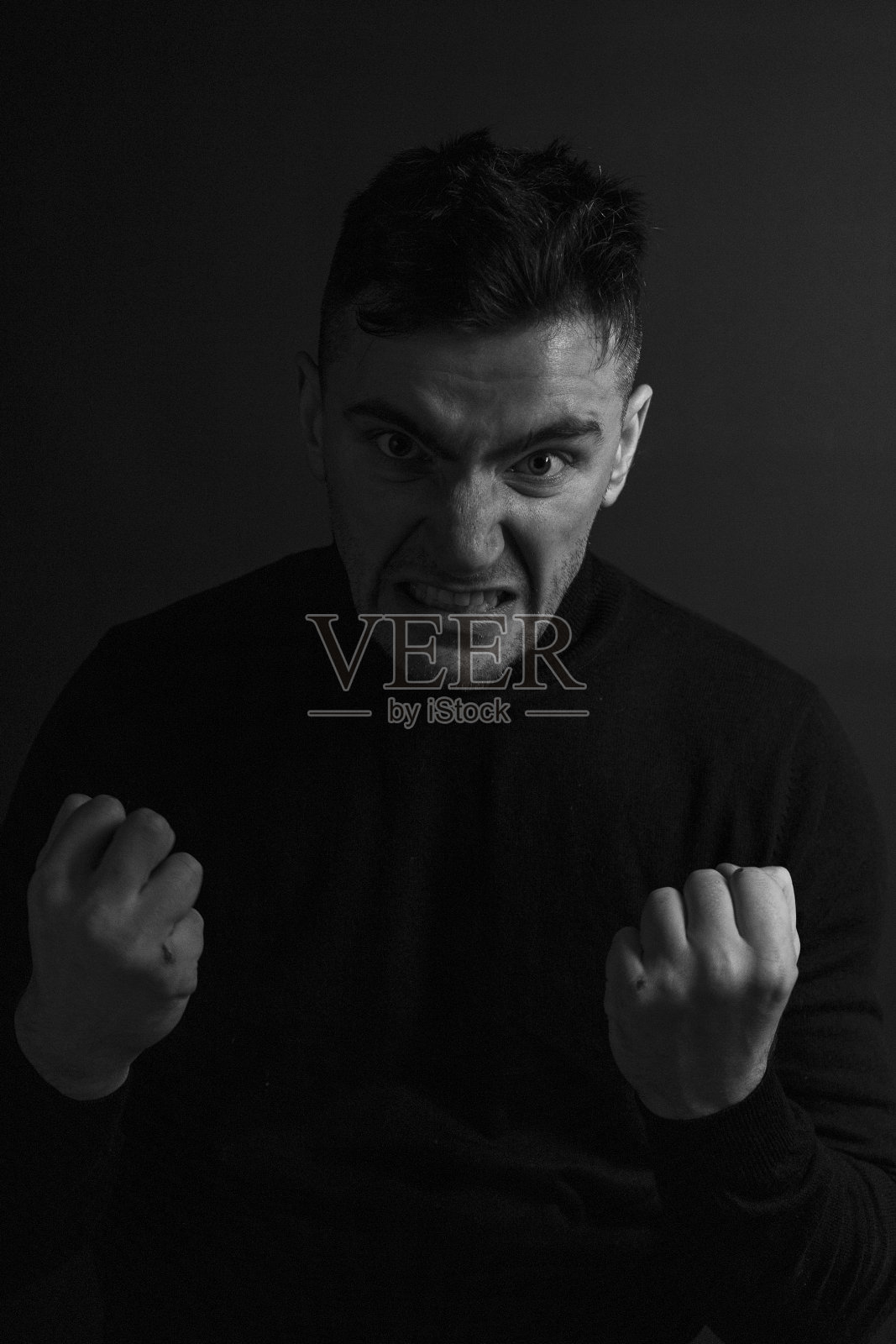 黑白情感肖像青年男子照片摄影图片