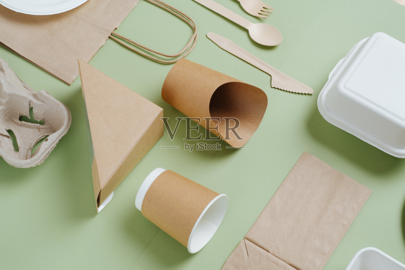 生态友好型的食物容器和竹制的器皿照片摄影图片