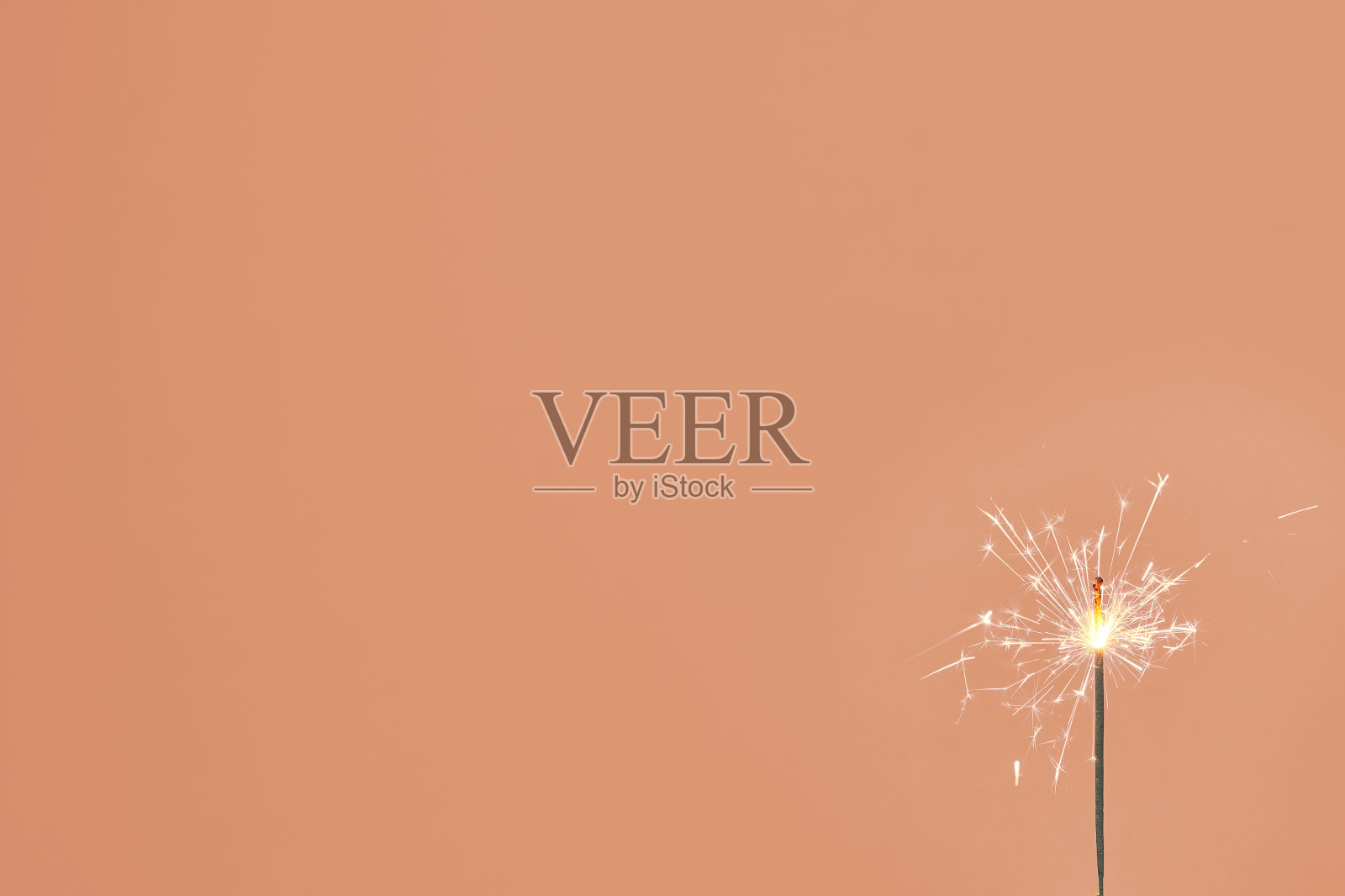 一个孤独的发光棒照片摄影图片