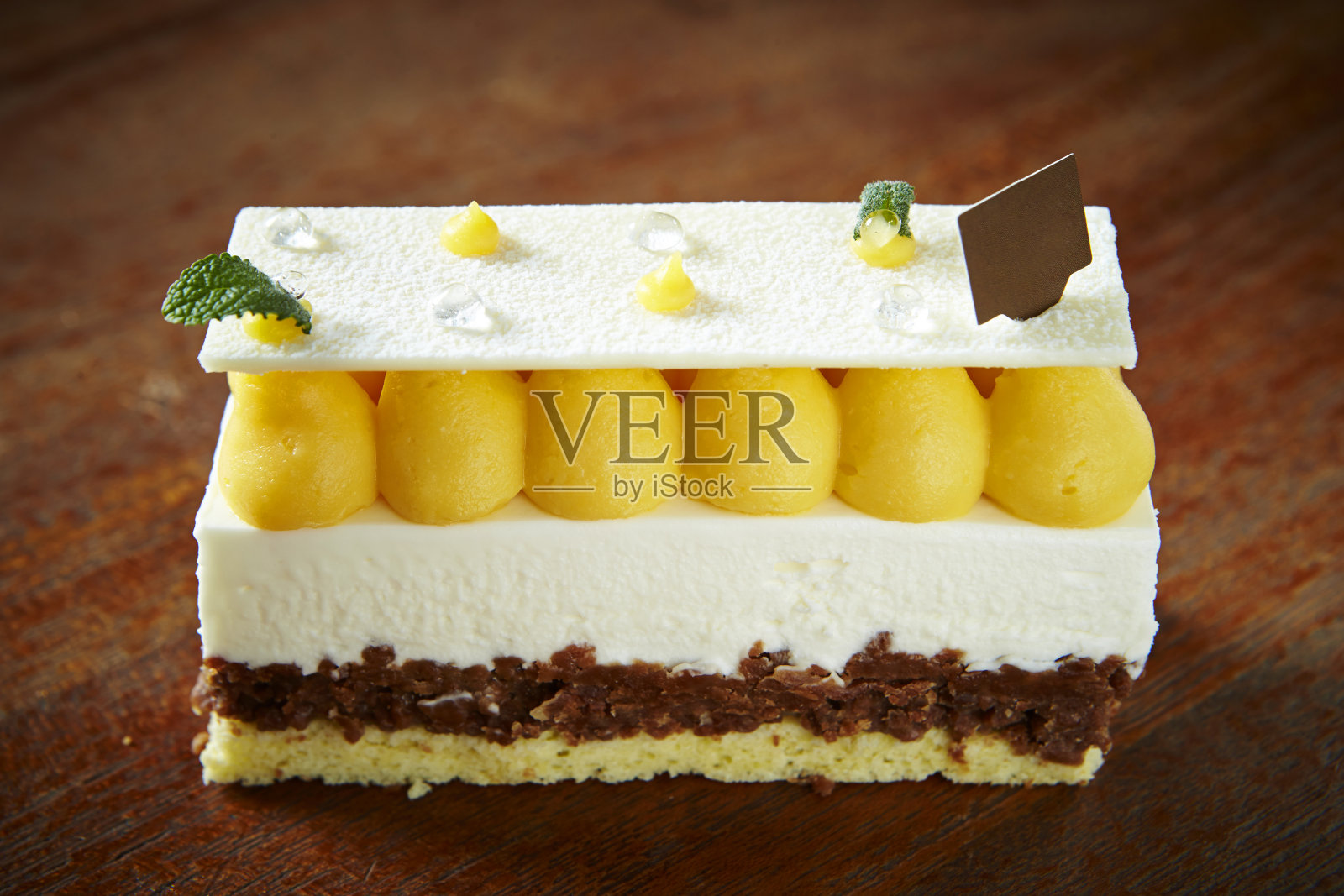 黄色的奶油蛋糕照片摄影图片