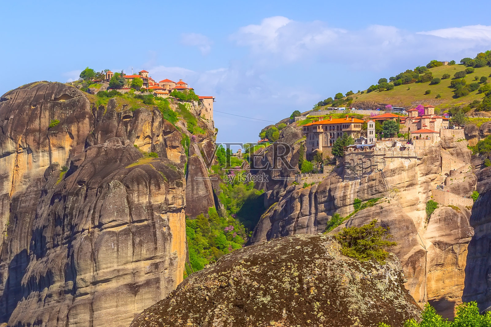 希腊迈特拉悬崖上的修道院照片摄影图片