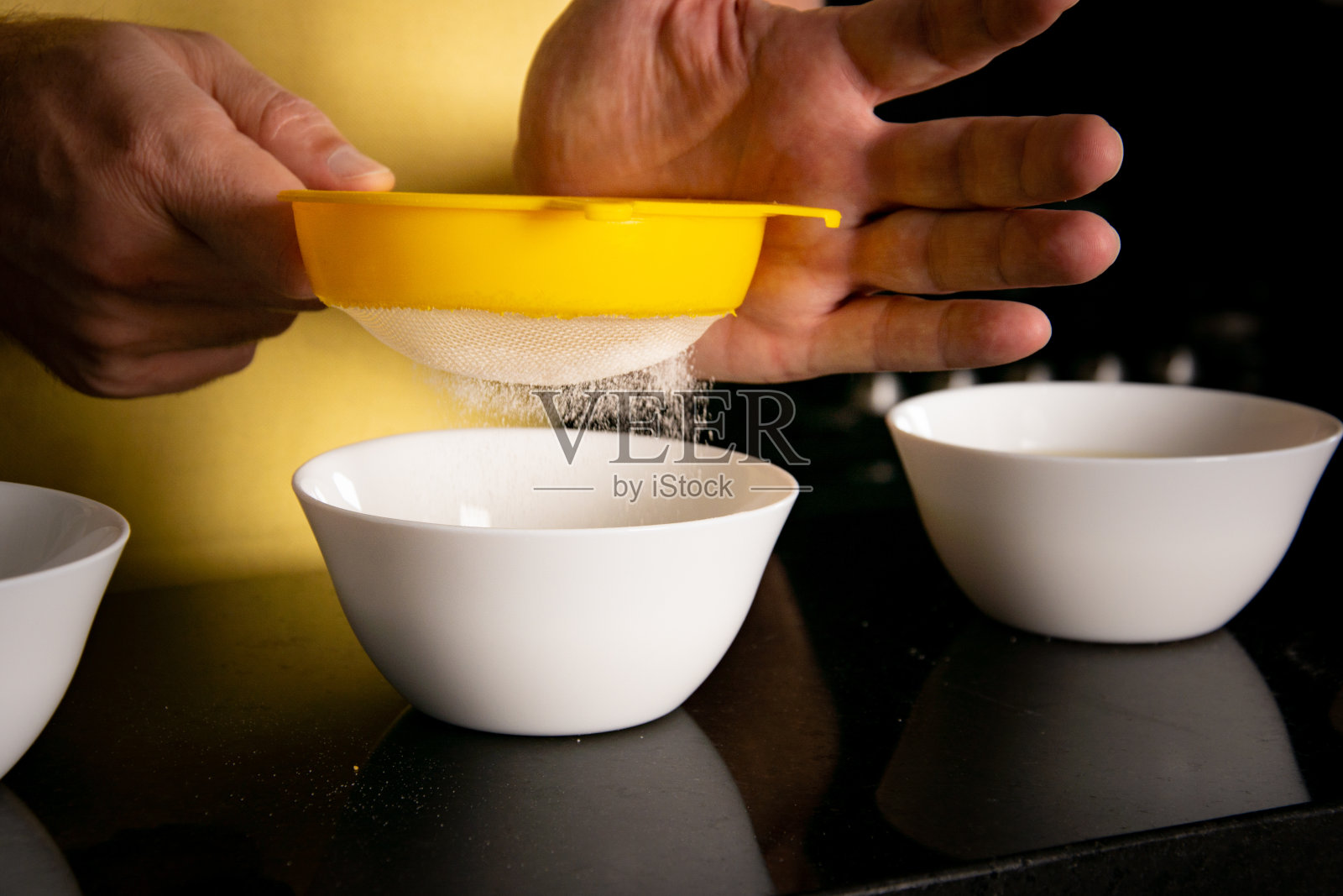 分离配料在家做蛋糕照片摄影图片