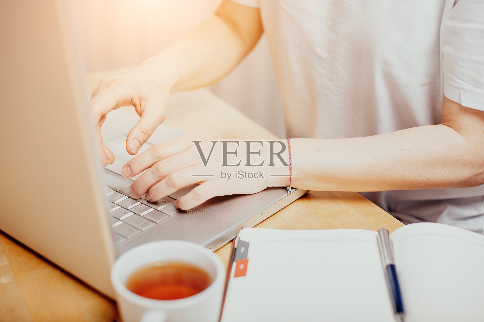 网上购物在电脑照片摄影图片