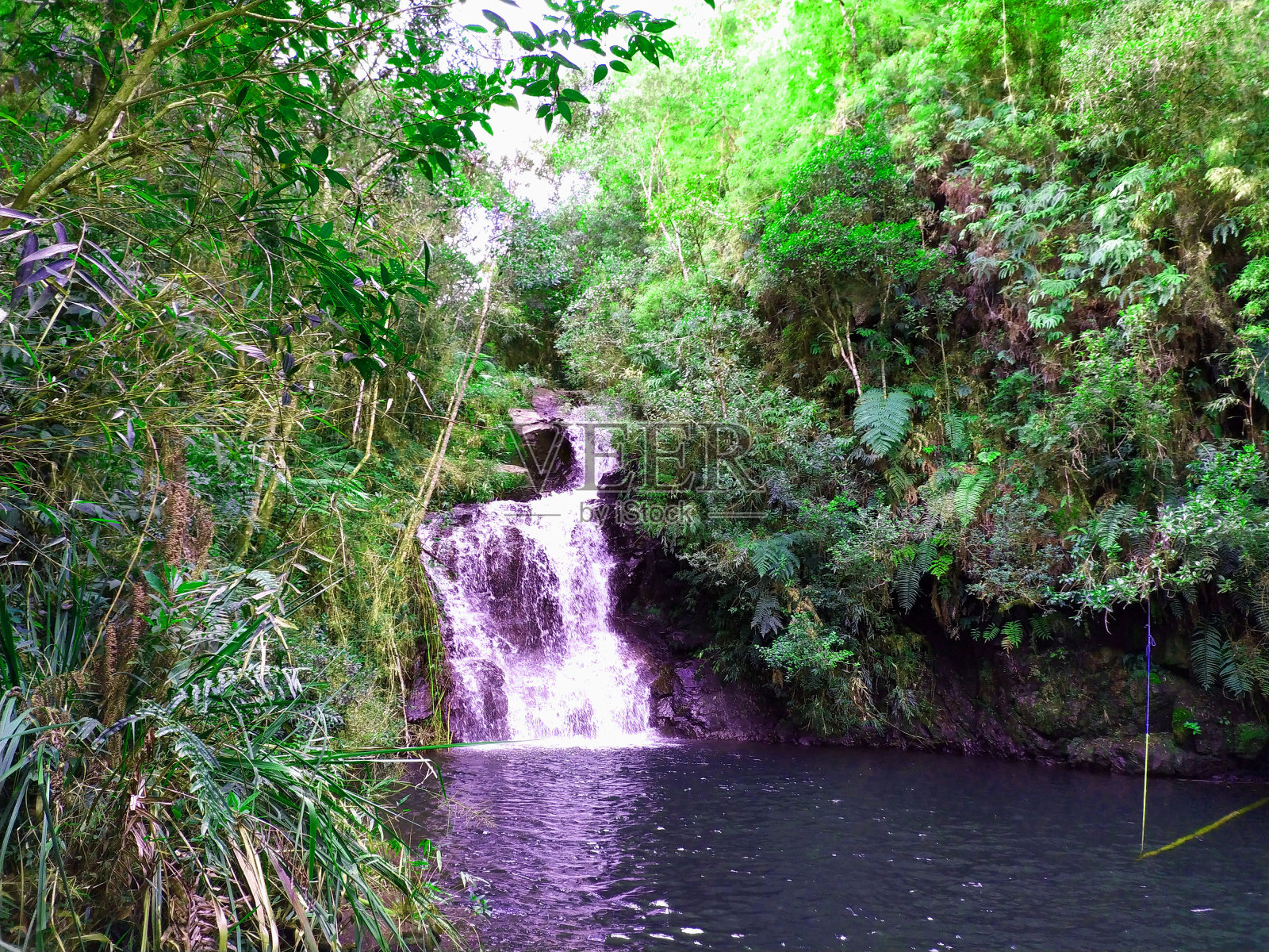 美丽的瀑布照片摄影图片