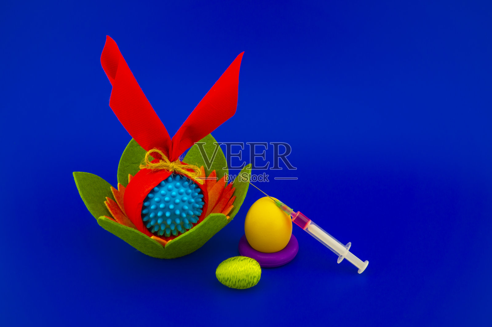 复活节彩蛋和Covid-19标志照片摄影图片