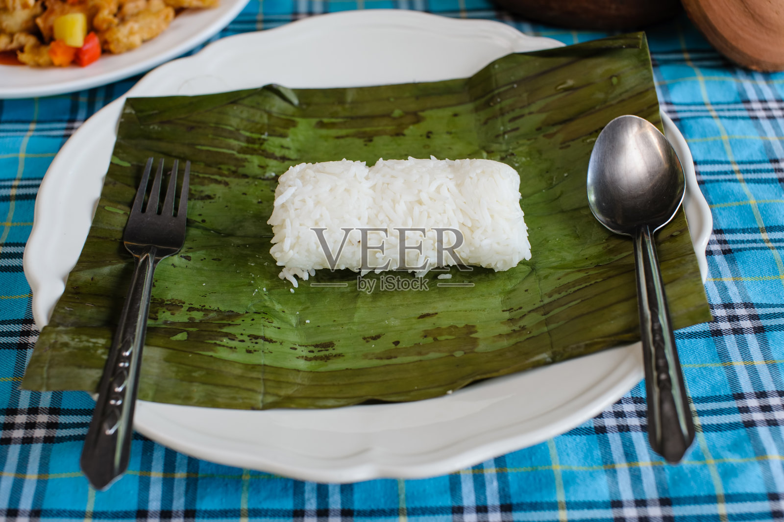 香蕉叶蒸饭和民间的一道菜照片摄影图片