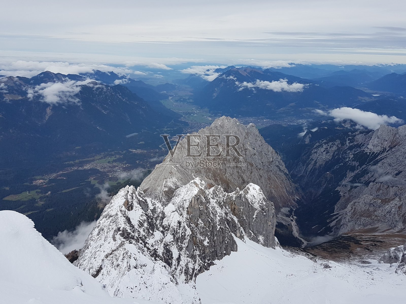 楚格峰峰值照片摄影图片
