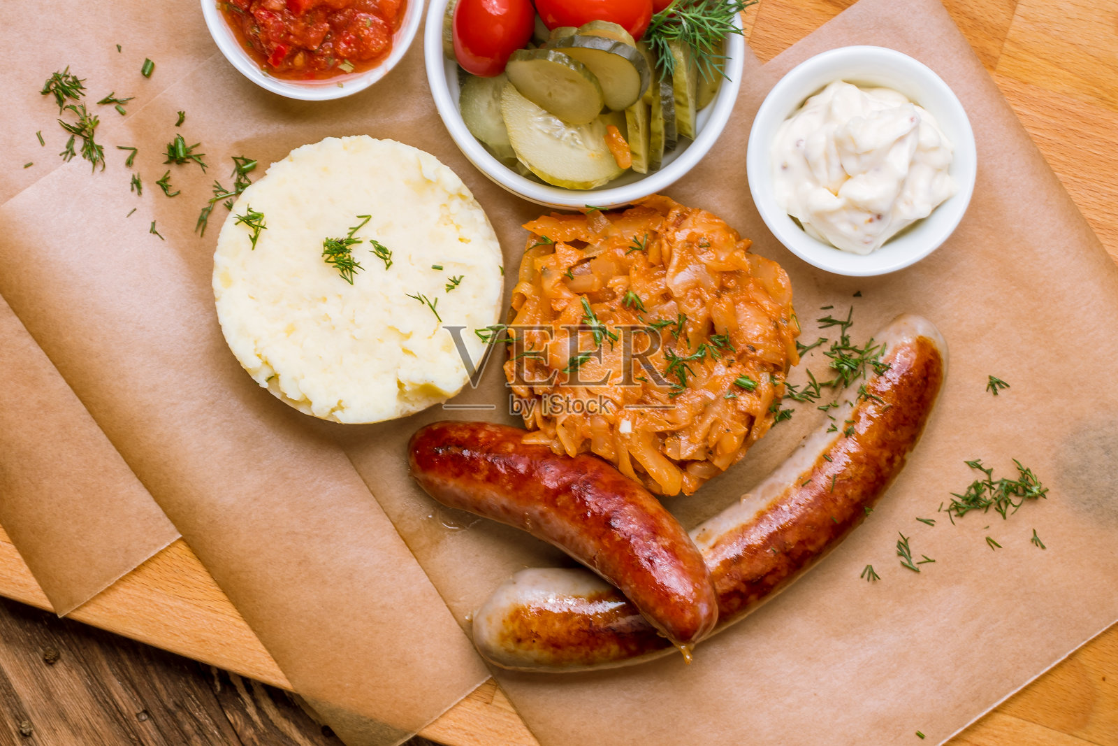 香肠,卷心菜照片摄影图片