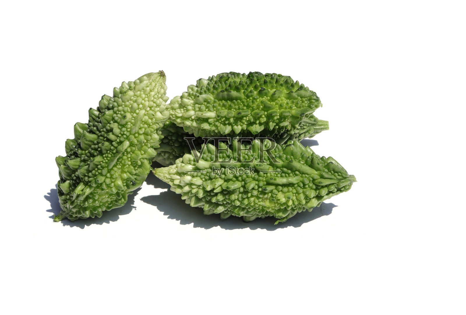 苦瓜或苦瓜孤立在白色背景照片摄影图片