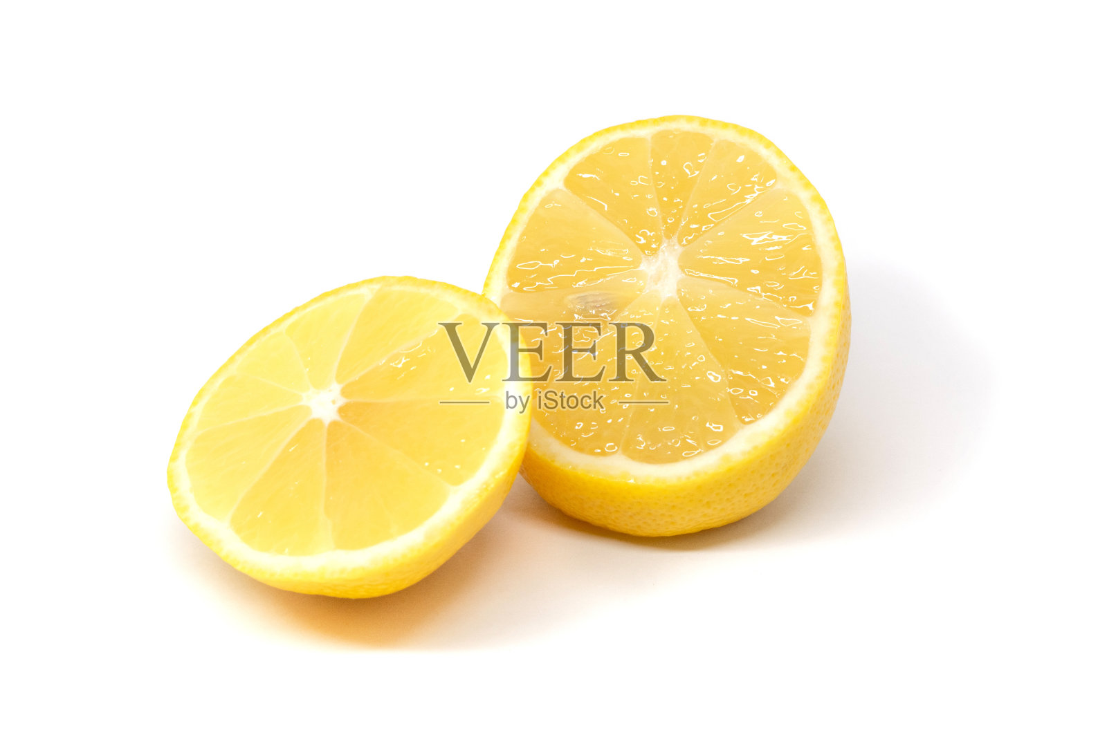 切片的柠檬单独放在白色上照片摄影图片