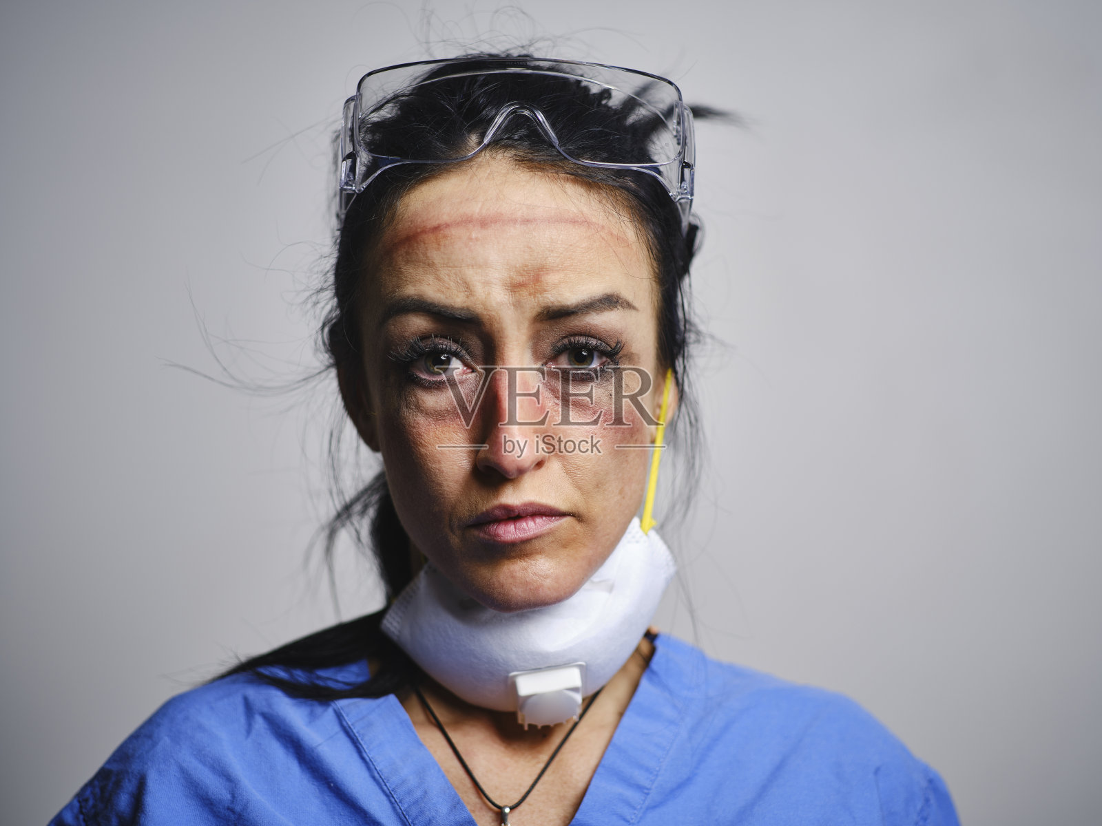 疲惫的医护人员照片摄影图片