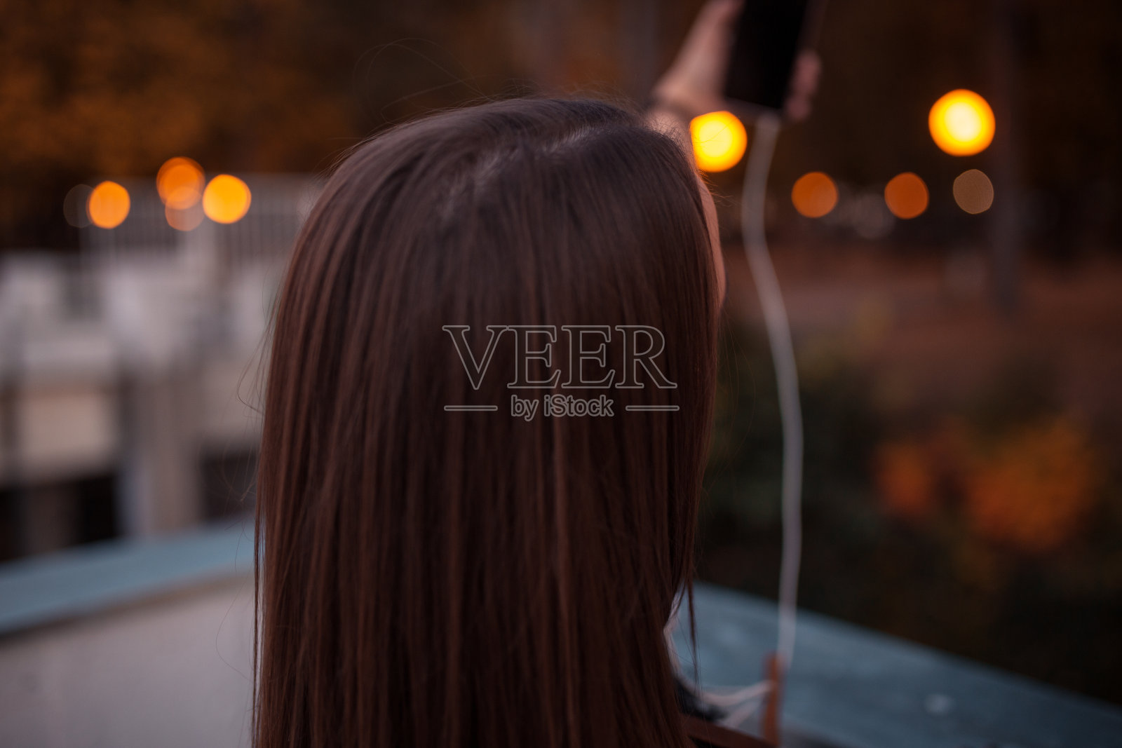 年轻游客在自拍照片摄影图片