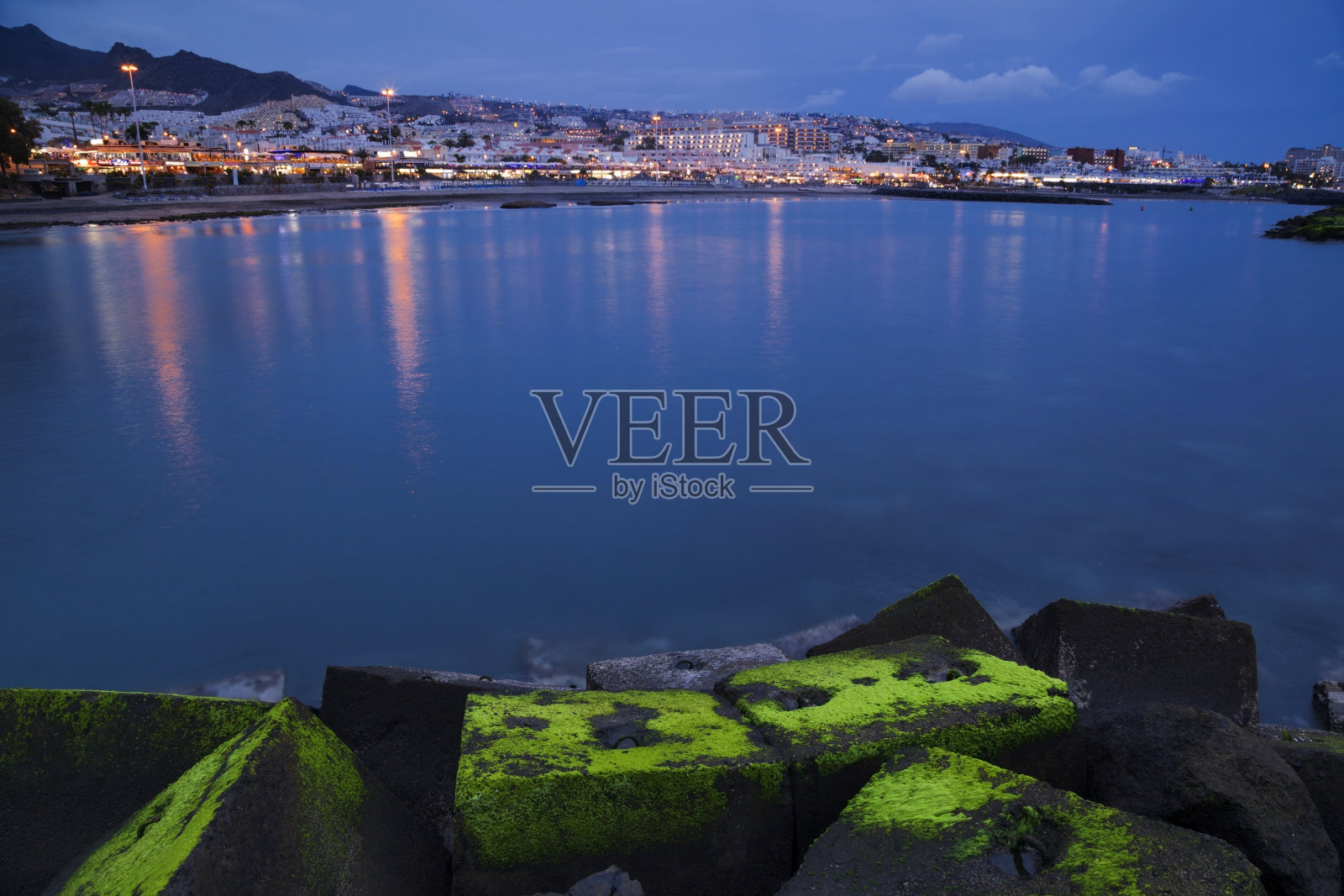 海滩上美丽的夜景照片摄影图片