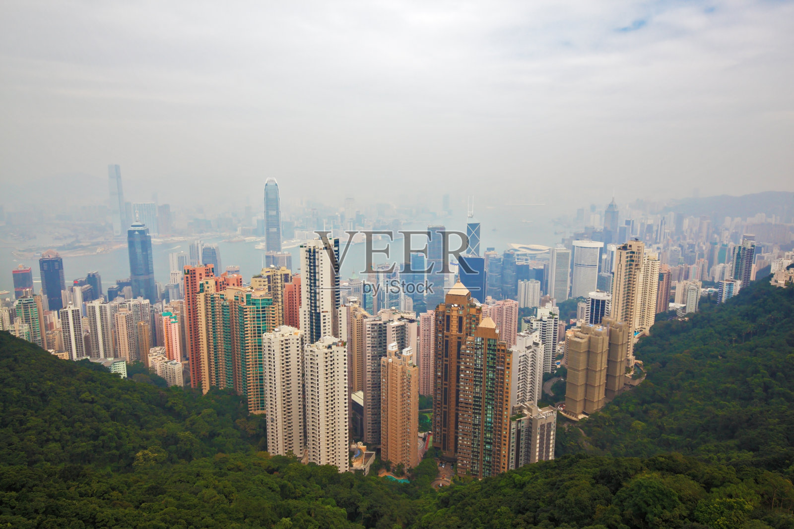 摩天大楼和海洋照片摄影图片