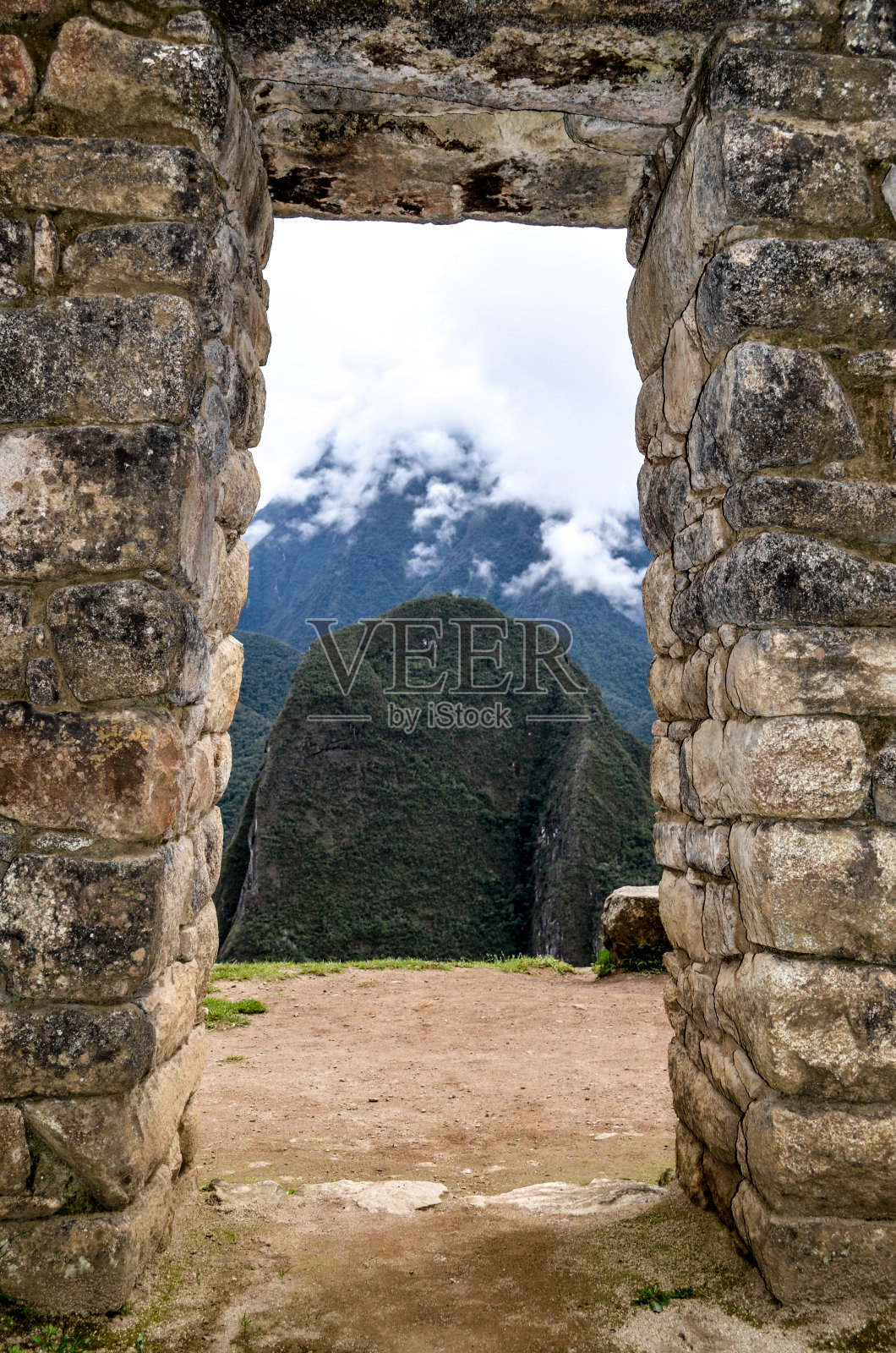 秘鲁库斯科附近的古代印加考古遗址马丘比丘的石头梯田和建筑照片摄影图片