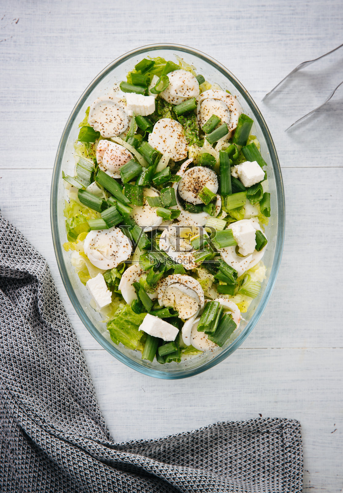 蔬菜沙拉配鸡蛋照片摄影图片