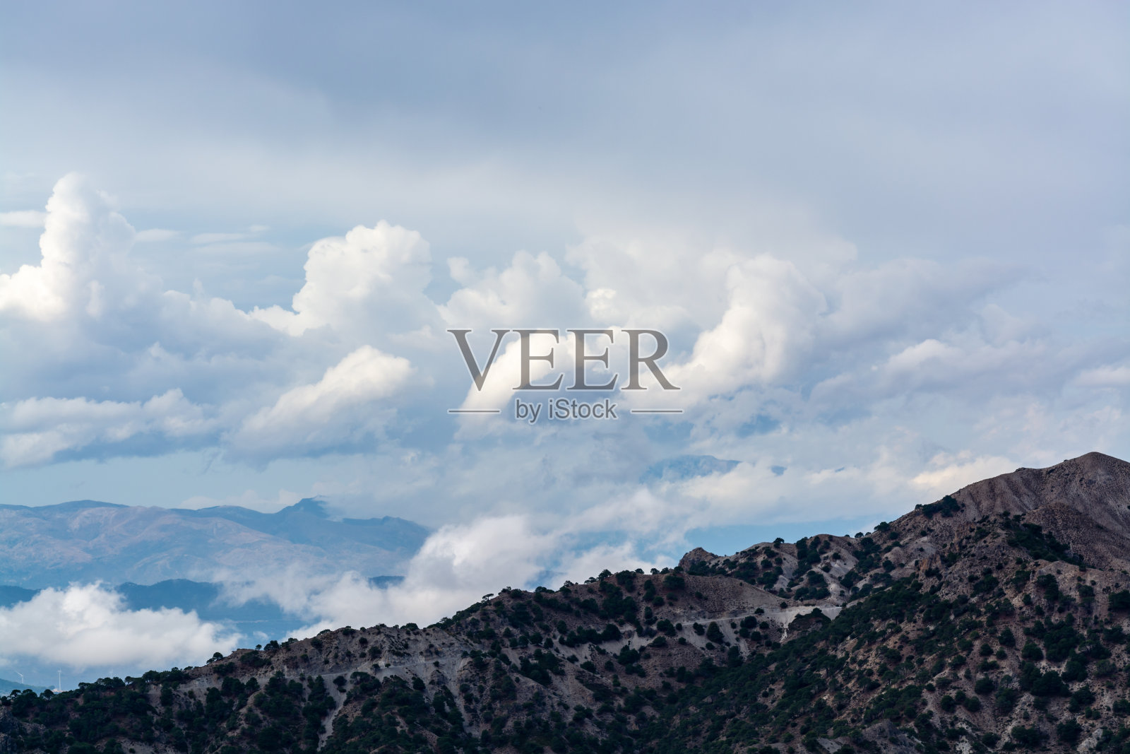 西班牙安达卢西亚马拉加和格拉纳达附近的内华达山脉国家公园景观照片摄影图片