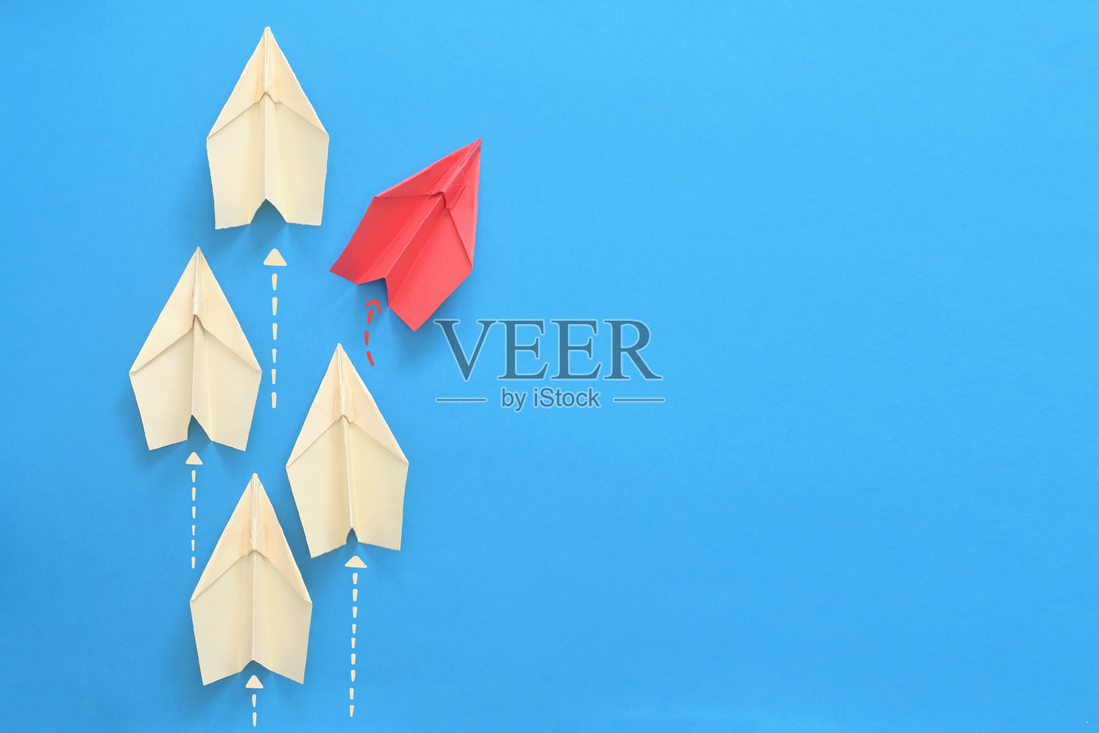 同样陈旧的观念同样陈旧的想法同样陈旧的结果照片摄影图片