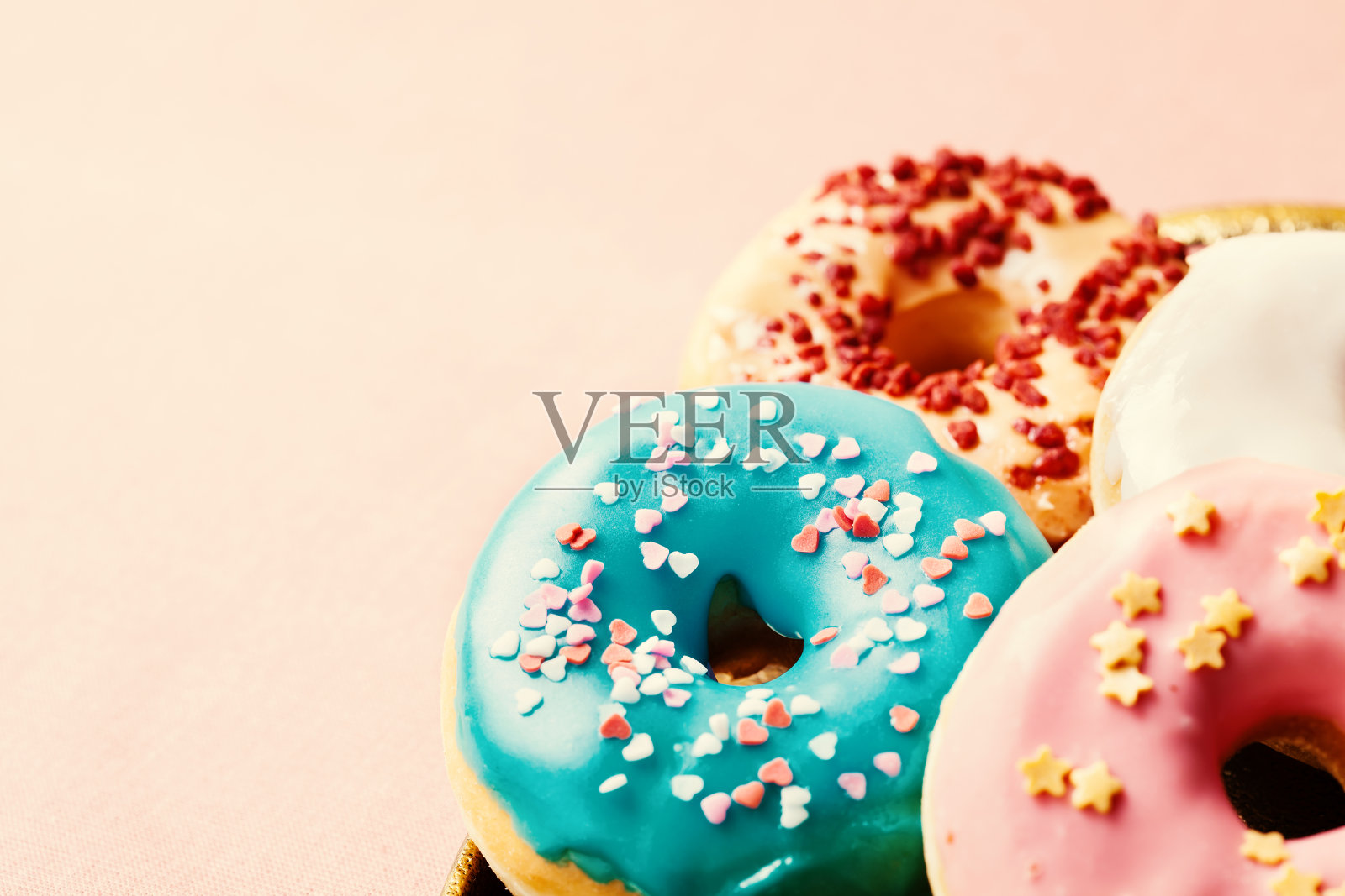 各式各样的甜甜圈照片摄影图片