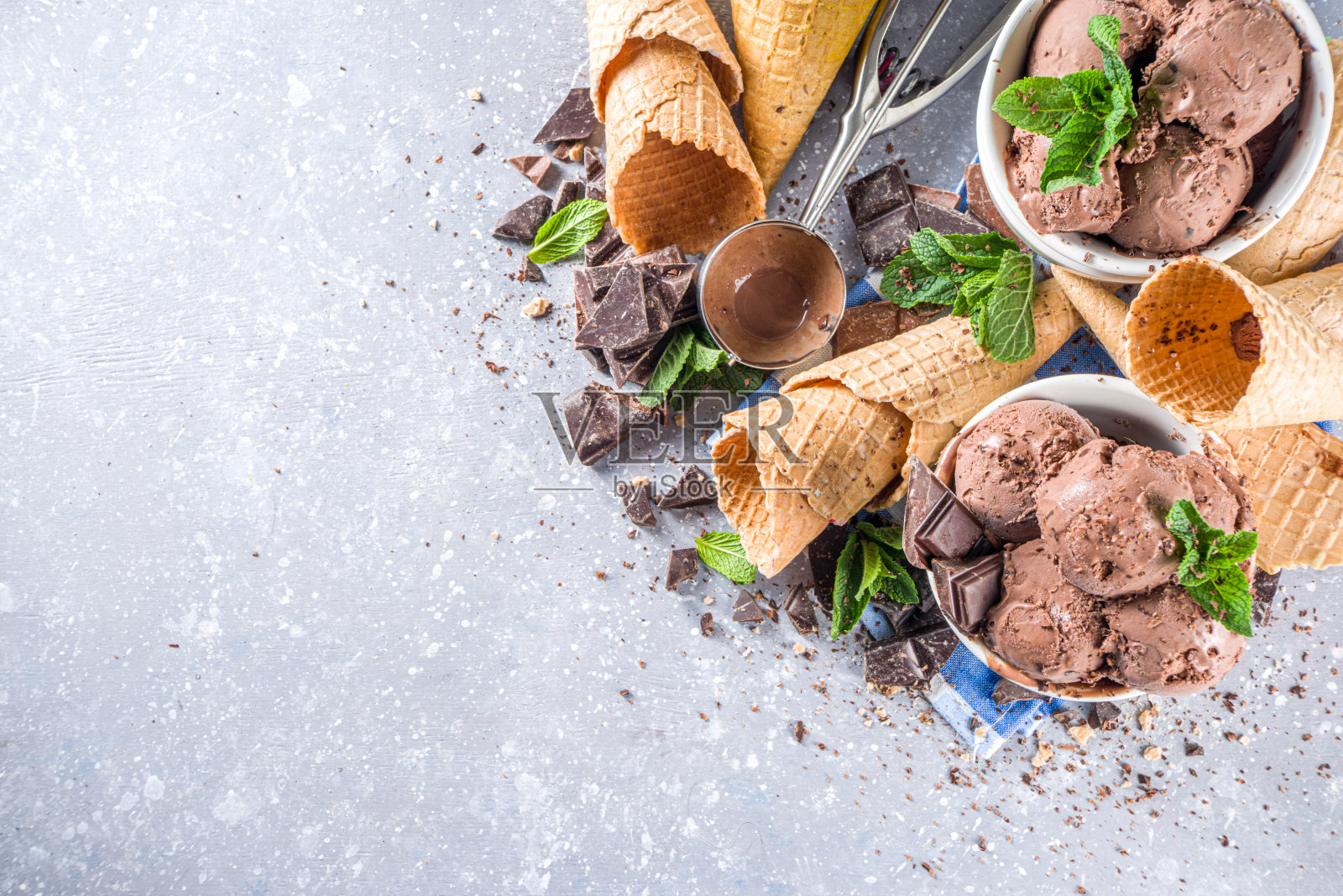 自制巧克力冰淇淋照片摄影图片