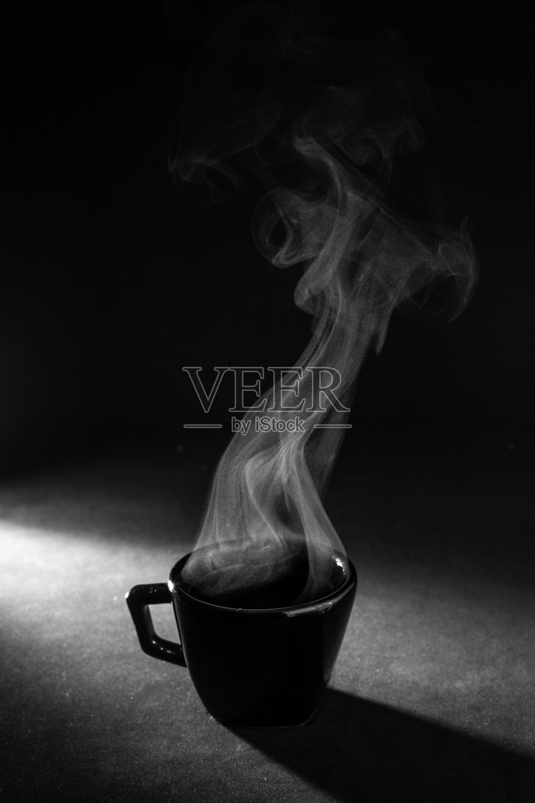 与咖啡杯。照片摄影图片