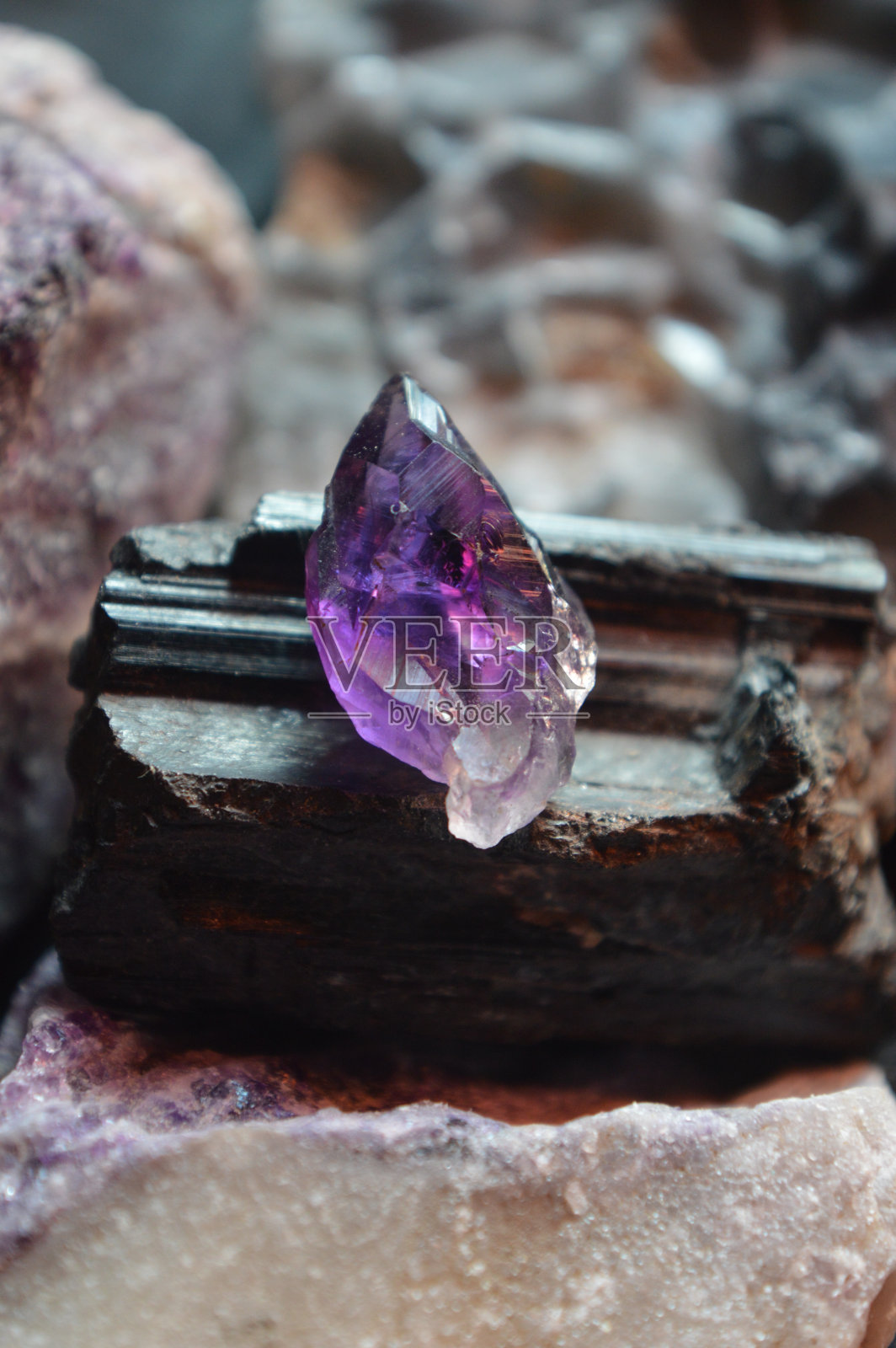 晶体石英紫水晶照片摄影图片