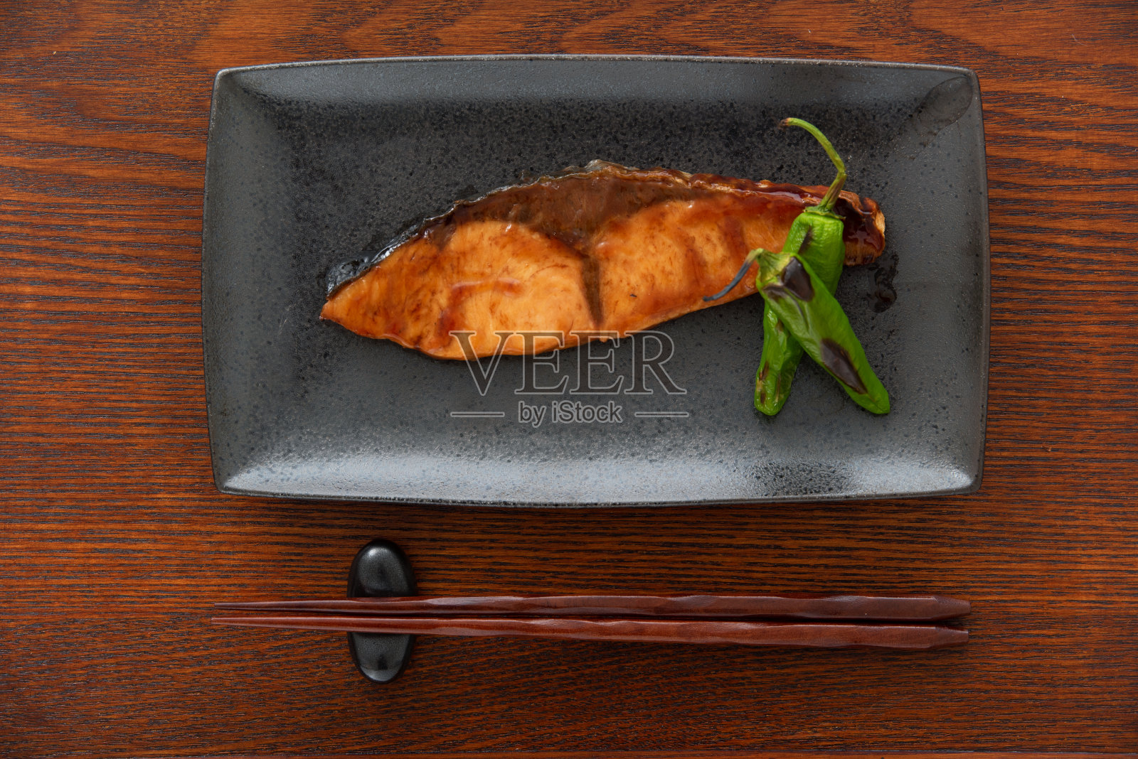 日本料理，黄尾照烧照片摄影图片