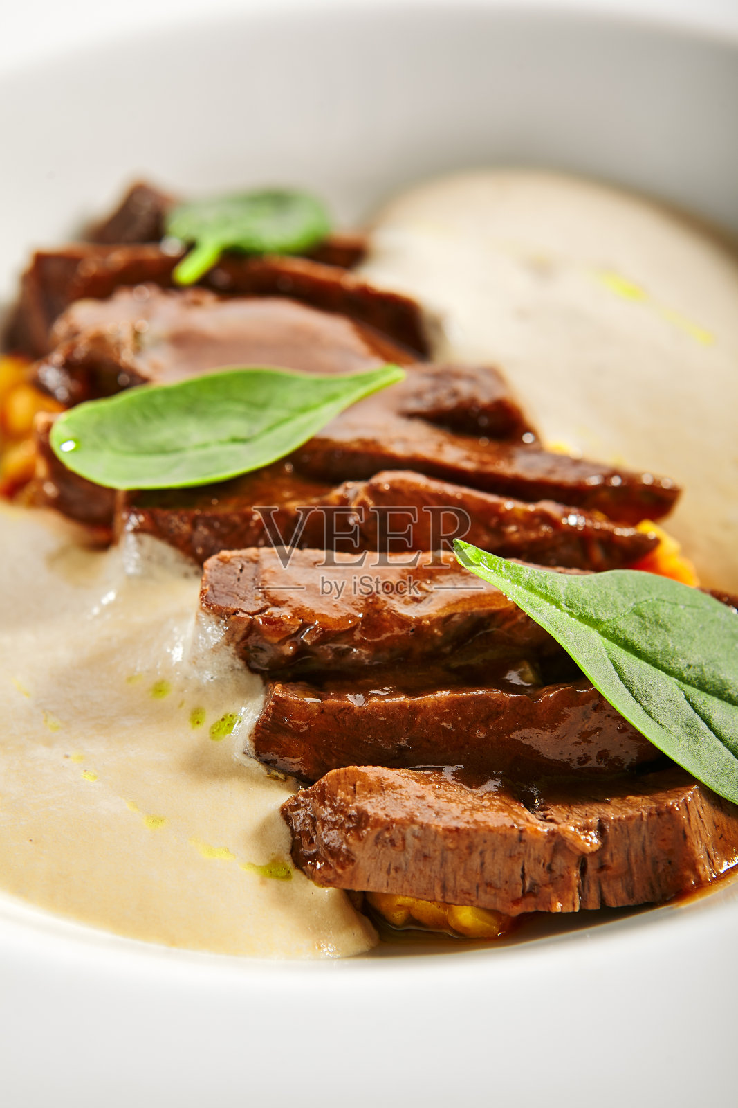 牛肉心炖菜和蔬菜照片摄影图片