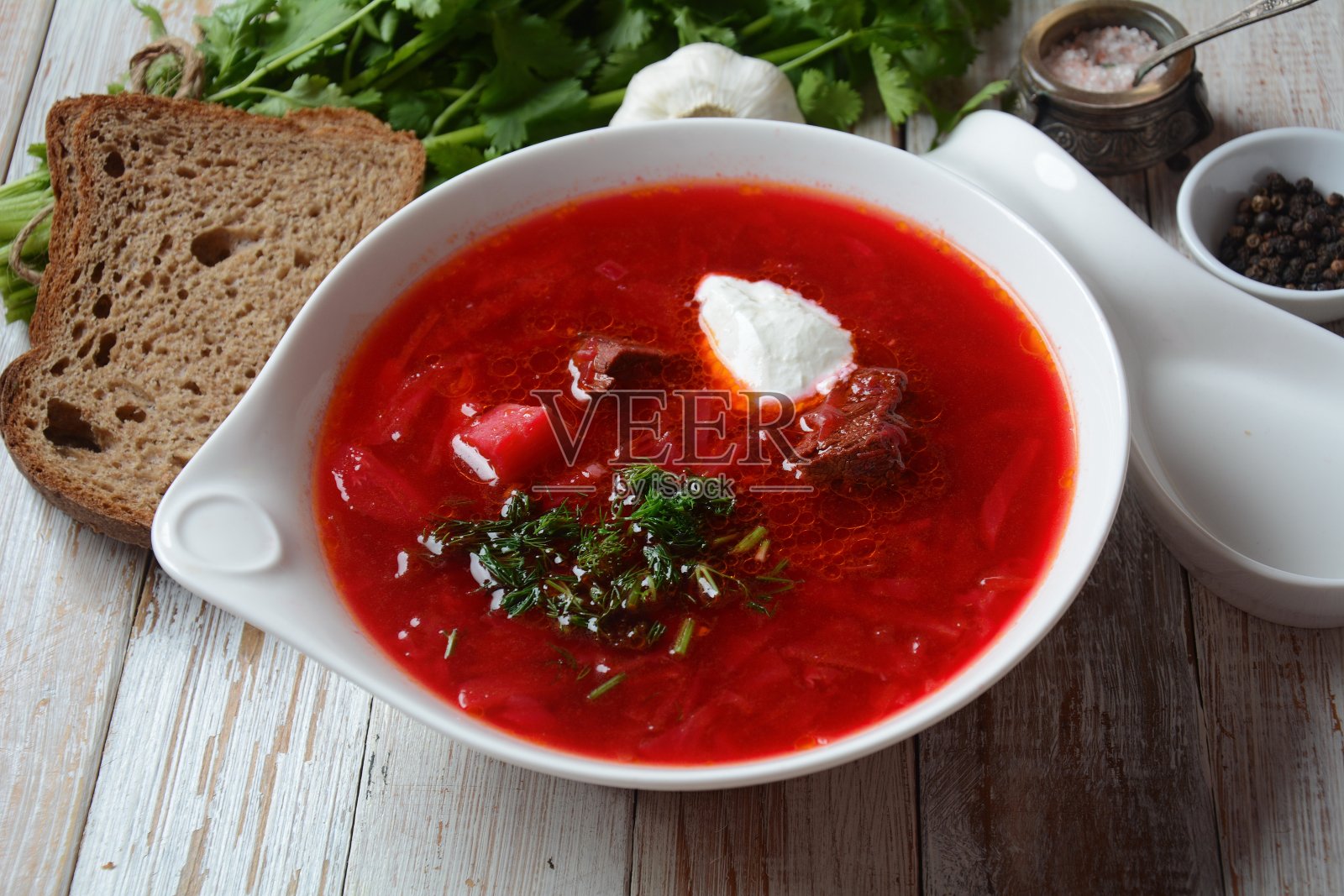 传统乌克兰风味罗宋汤照片摄影图片