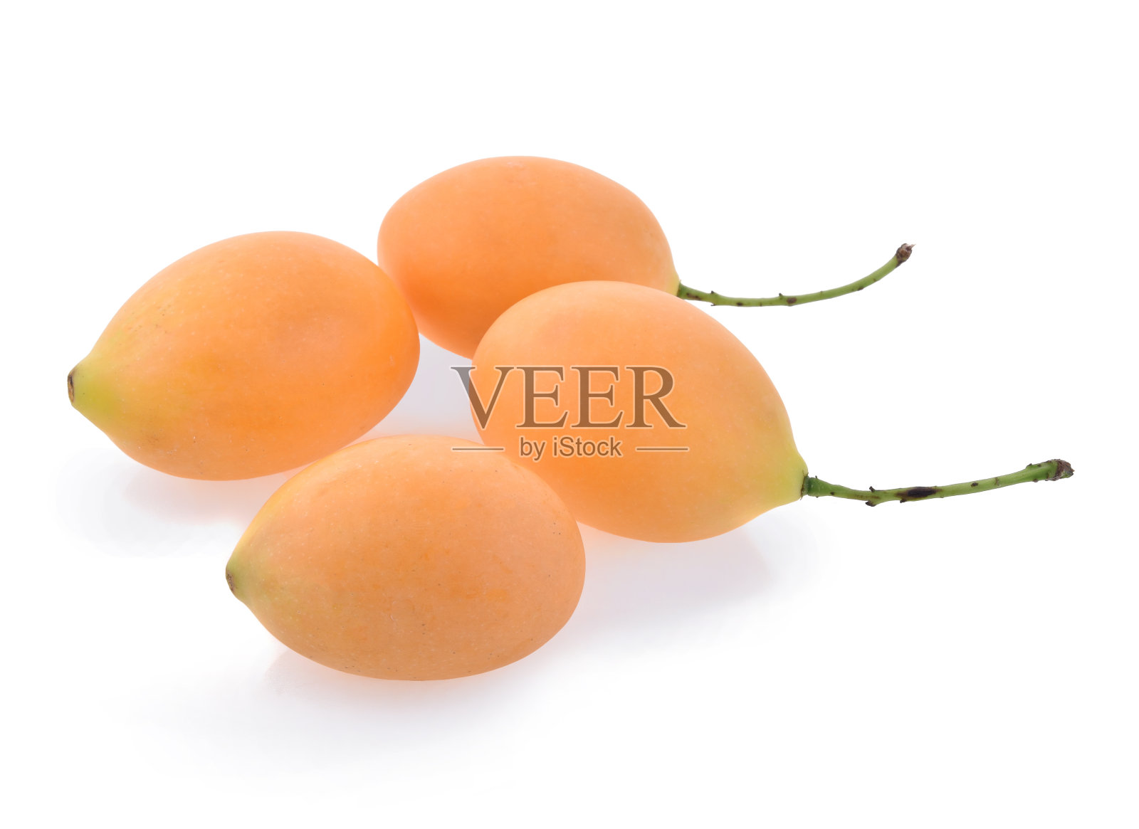 孤立在白色背景上的玛丽安李或泰国普兰果。照片摄影图片