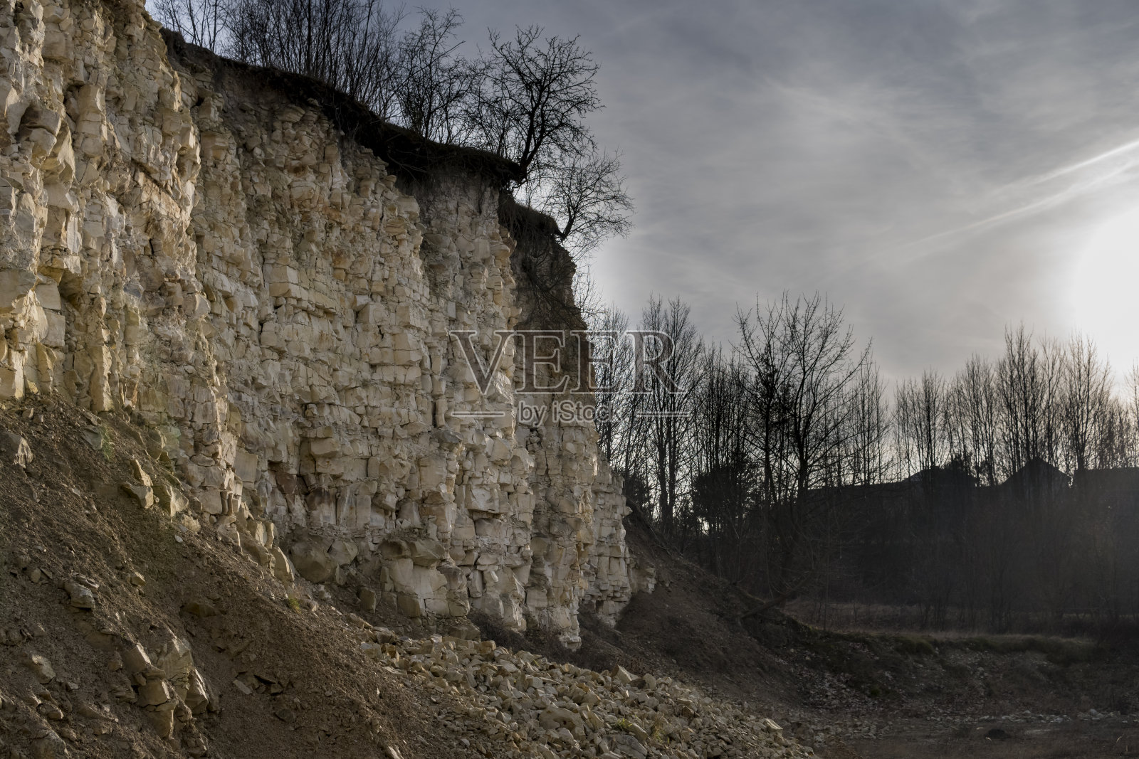 景观与石灰岩露头照片摄影图片