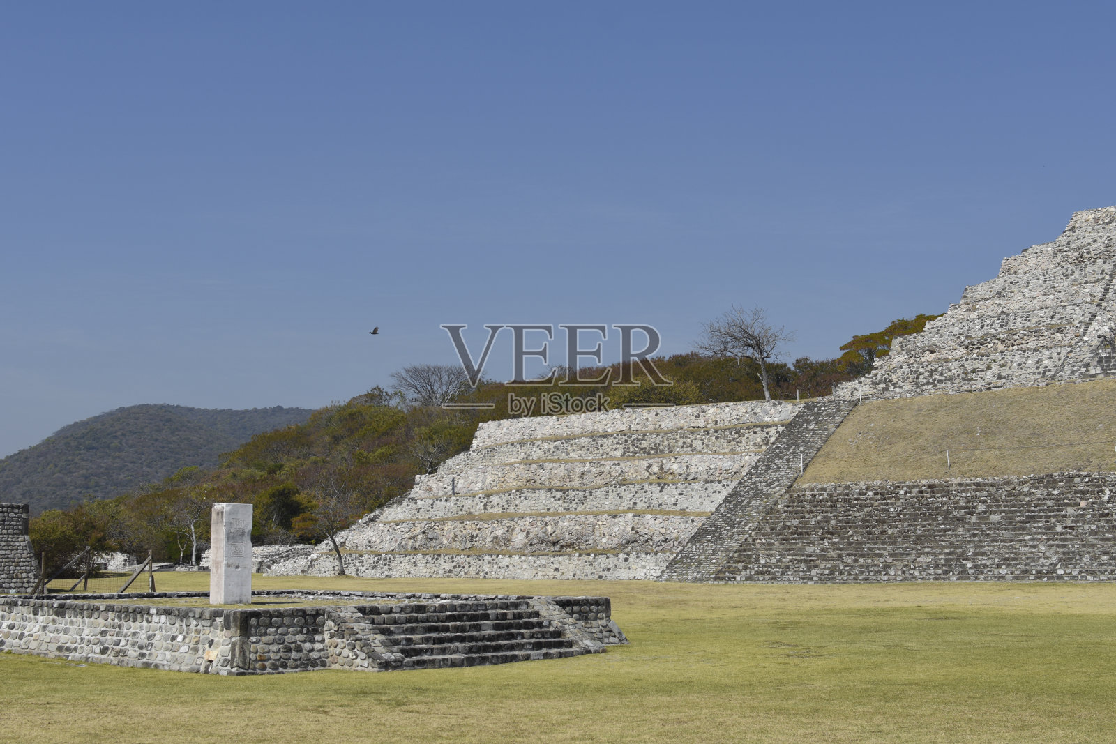 墨西哥莫雷洛斯的金字塔和考古遗址Xochicalco照片摄影图片
