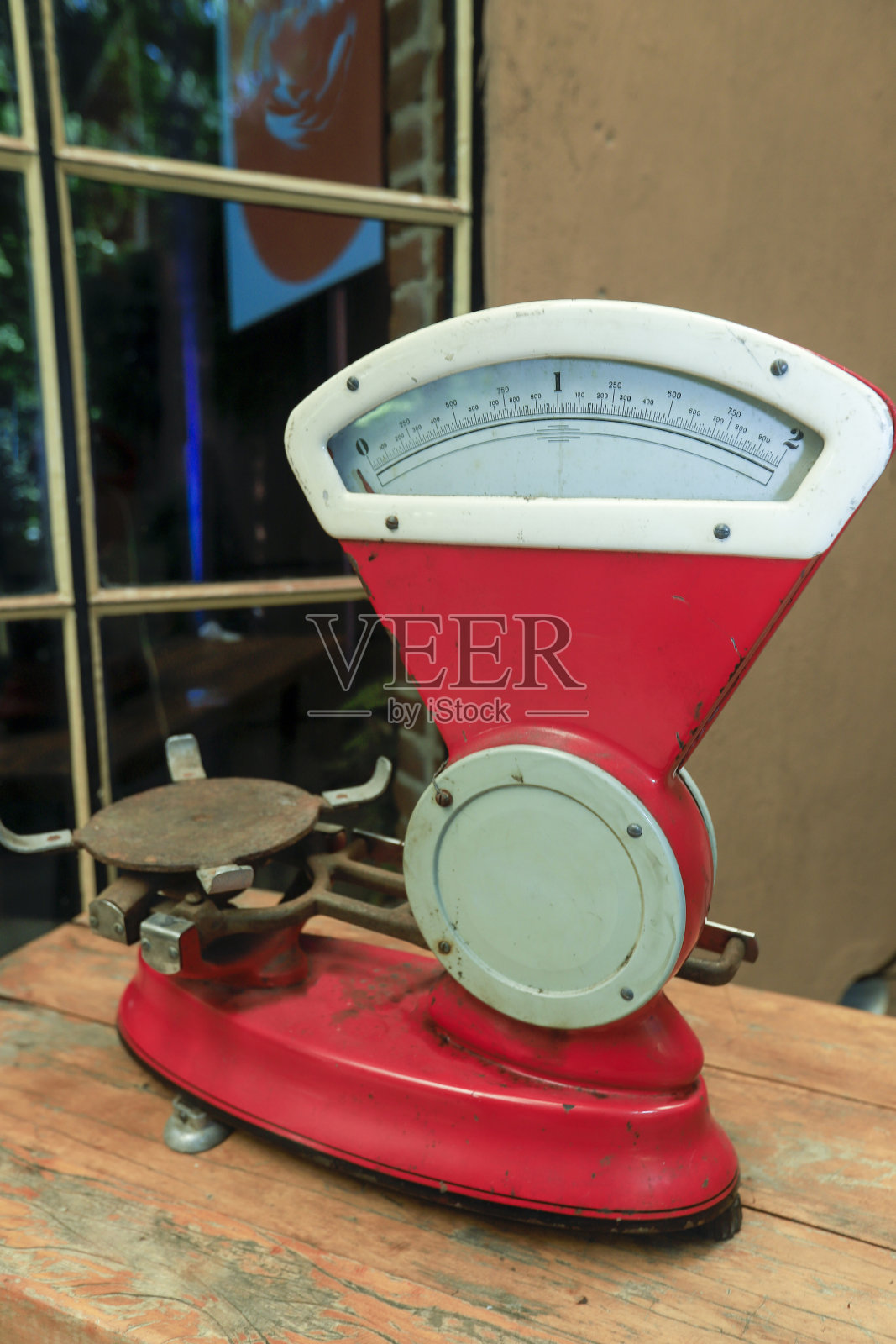 复古的红色平衡照片摄影图片