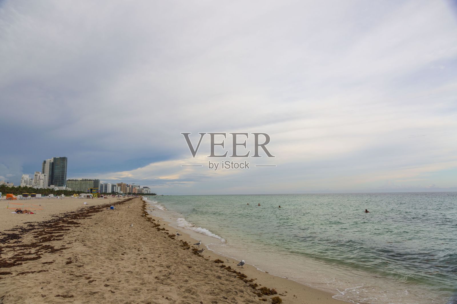 美丽的日落风景迈阿密南海滩海岸线。大西洋沙滩。美国。迈阿密海滩。照片摄影图片