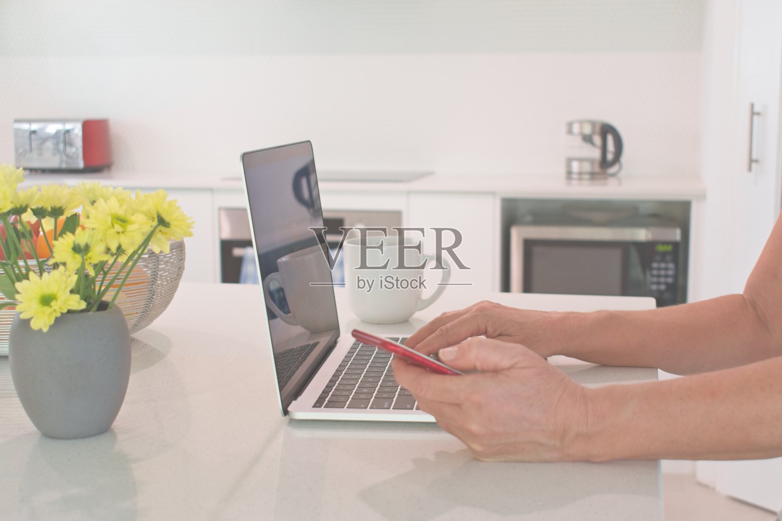 在家办公-在家办公。照片摄影图片