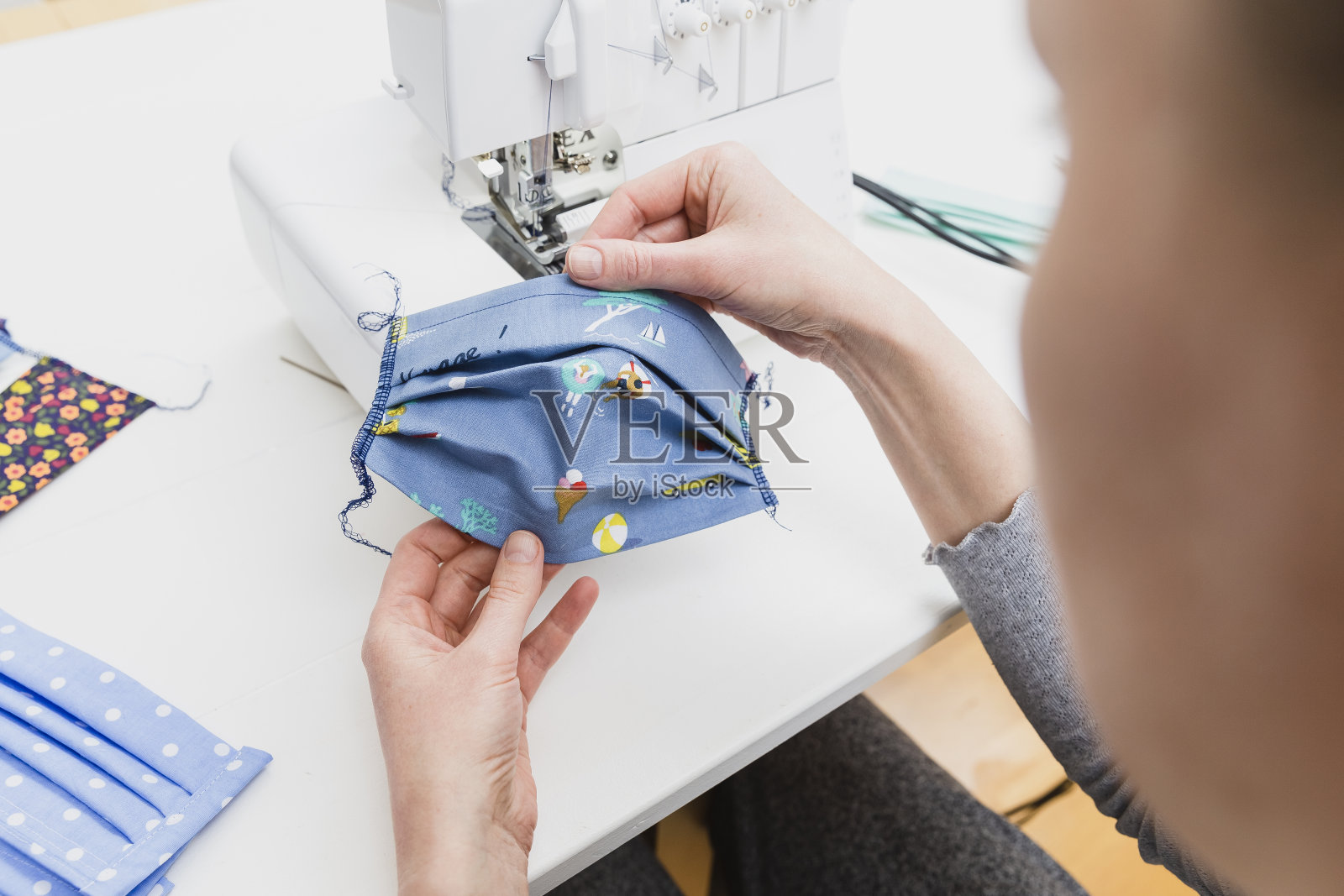 新冠肺炎大流行DIY口罩照片摄影图片