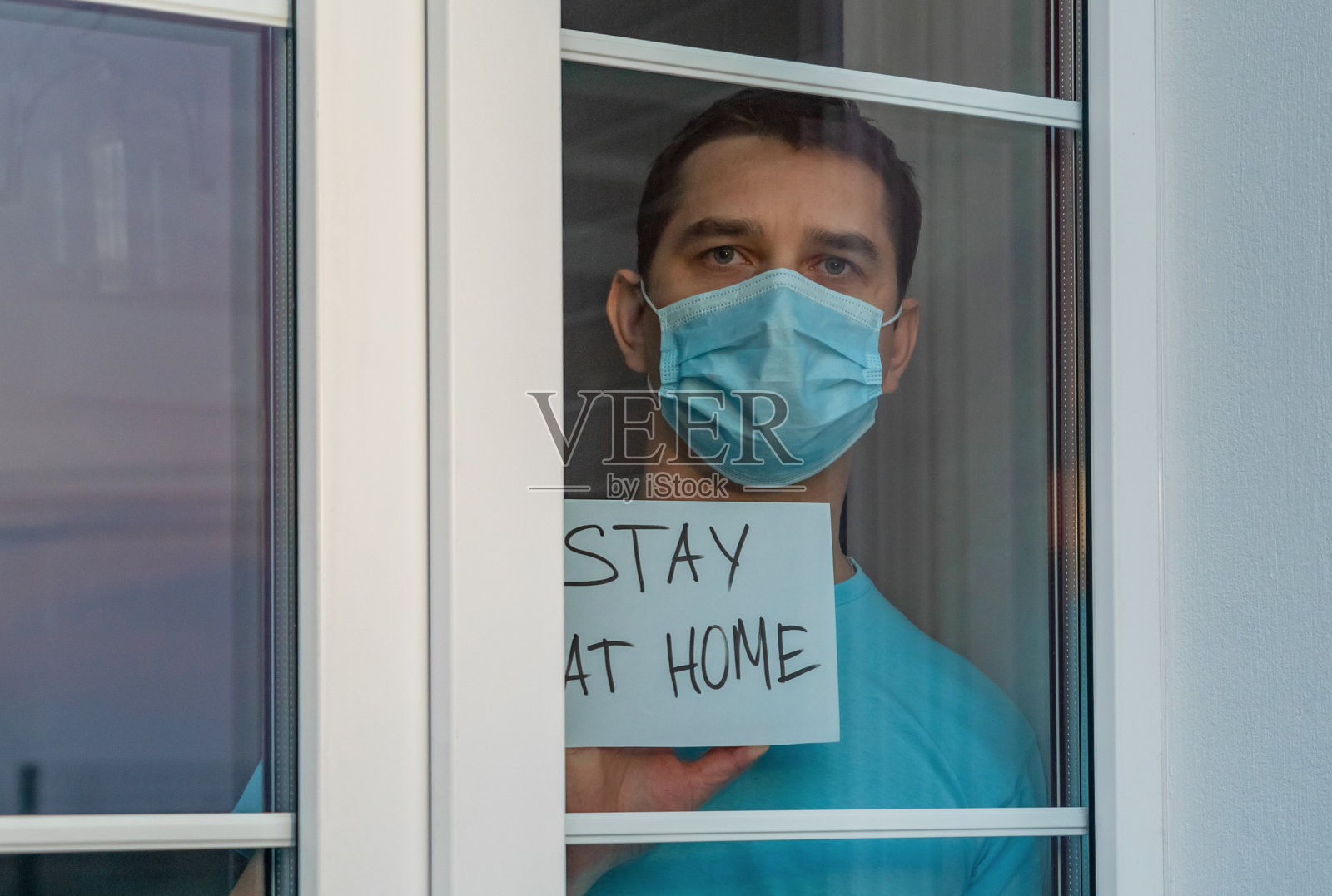 新冠病毒COVID-19：隔离与自我隔离照片摄影图片