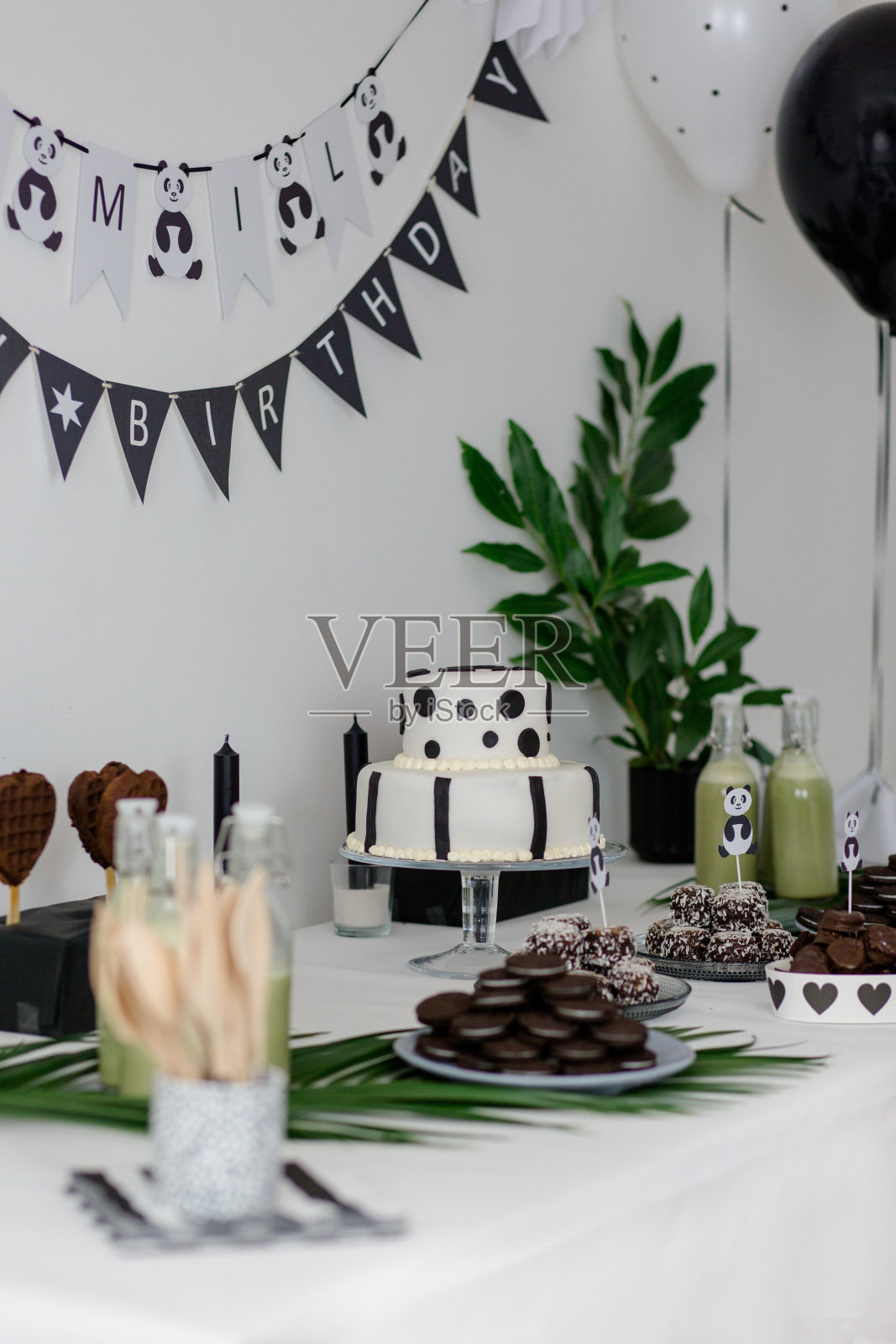 生日蛋糕桌照片摄影图片