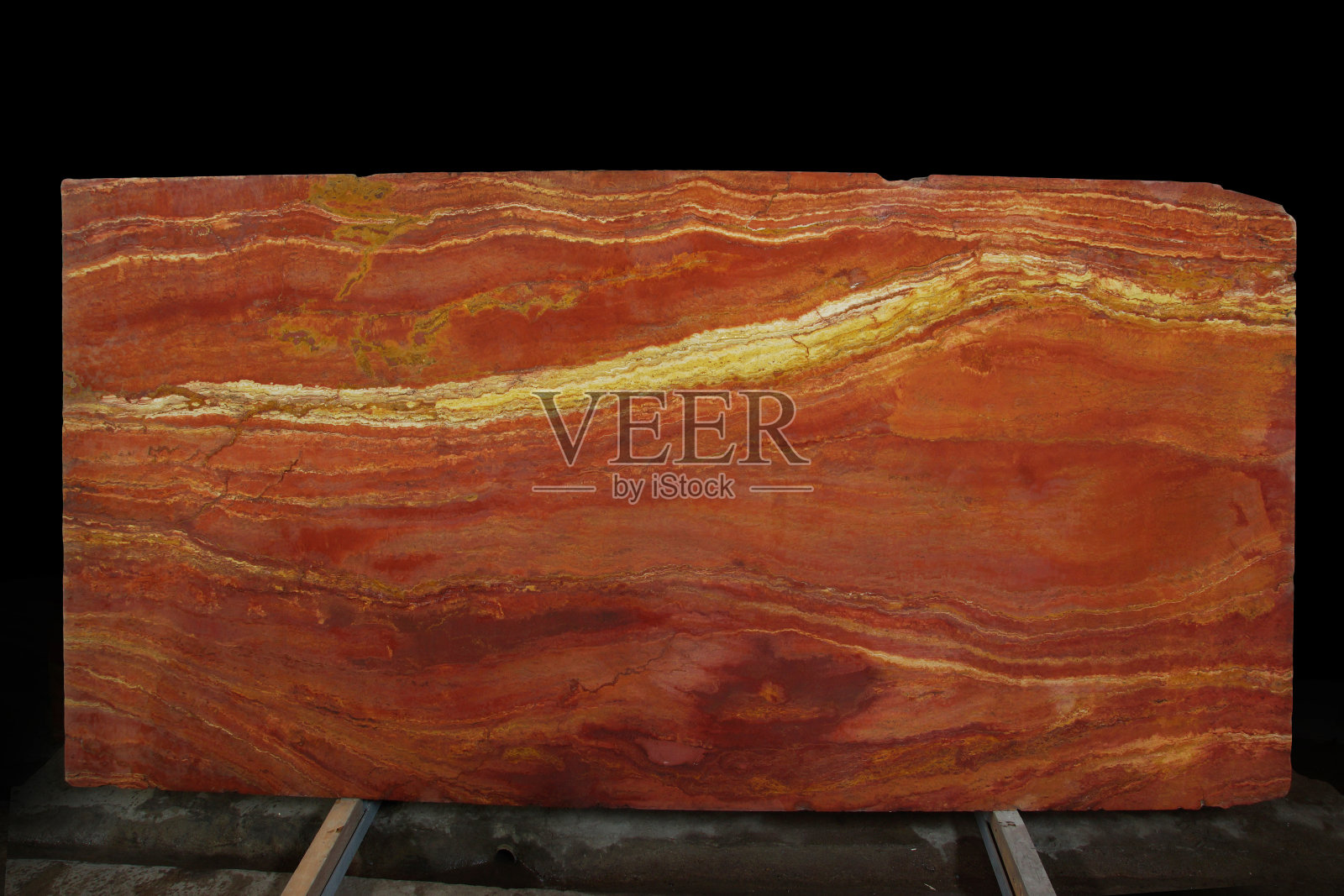 一大块天然熔岩石被称为石灰华照片摄影图片