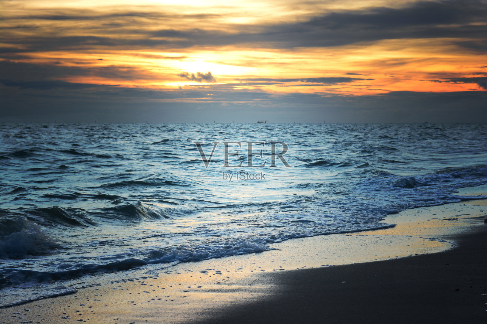 山水有船、山、海照片摄影图片