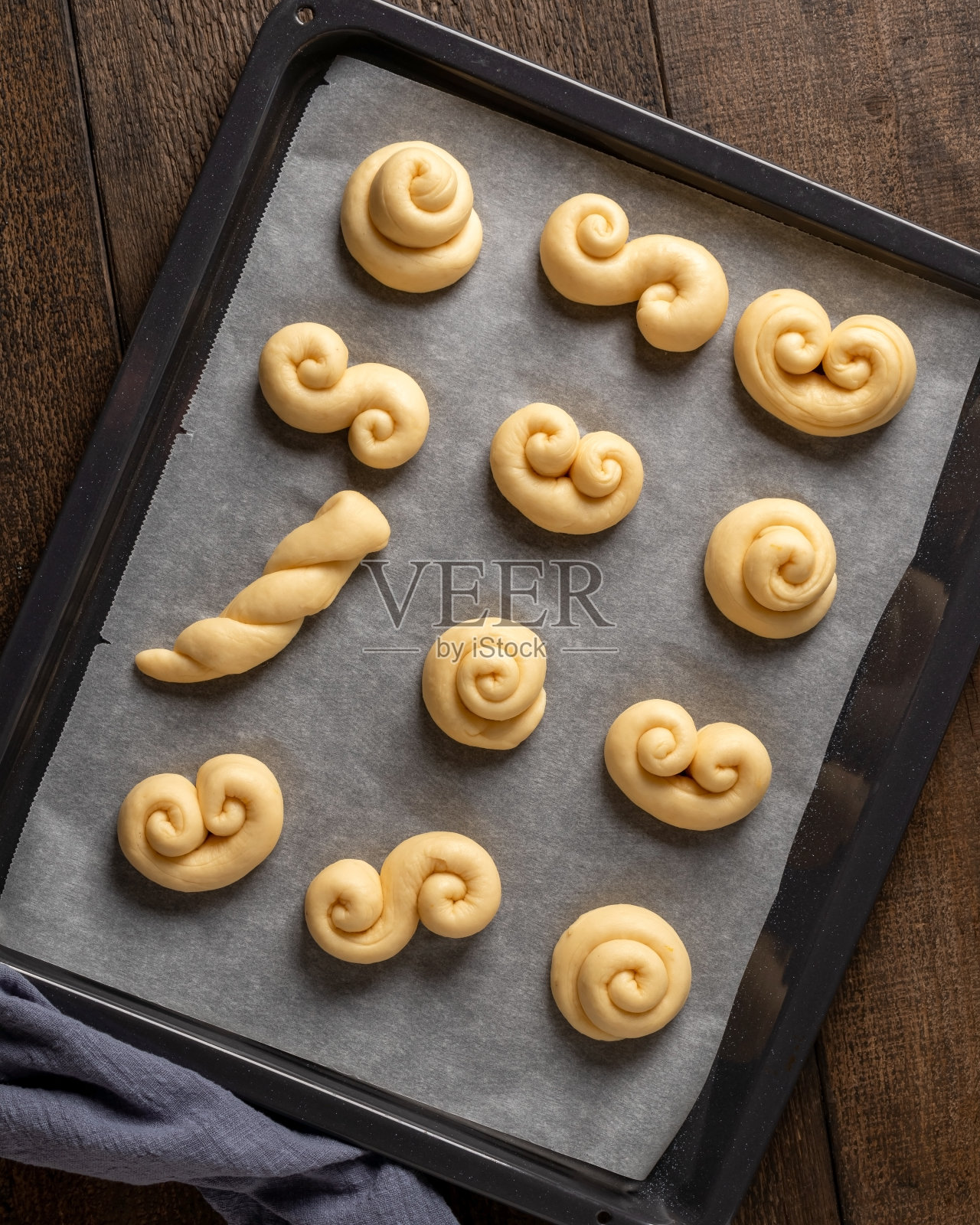 生jidasky或jidase -捷克甜复活节糕点，由酵母面团制成照片摄影图片