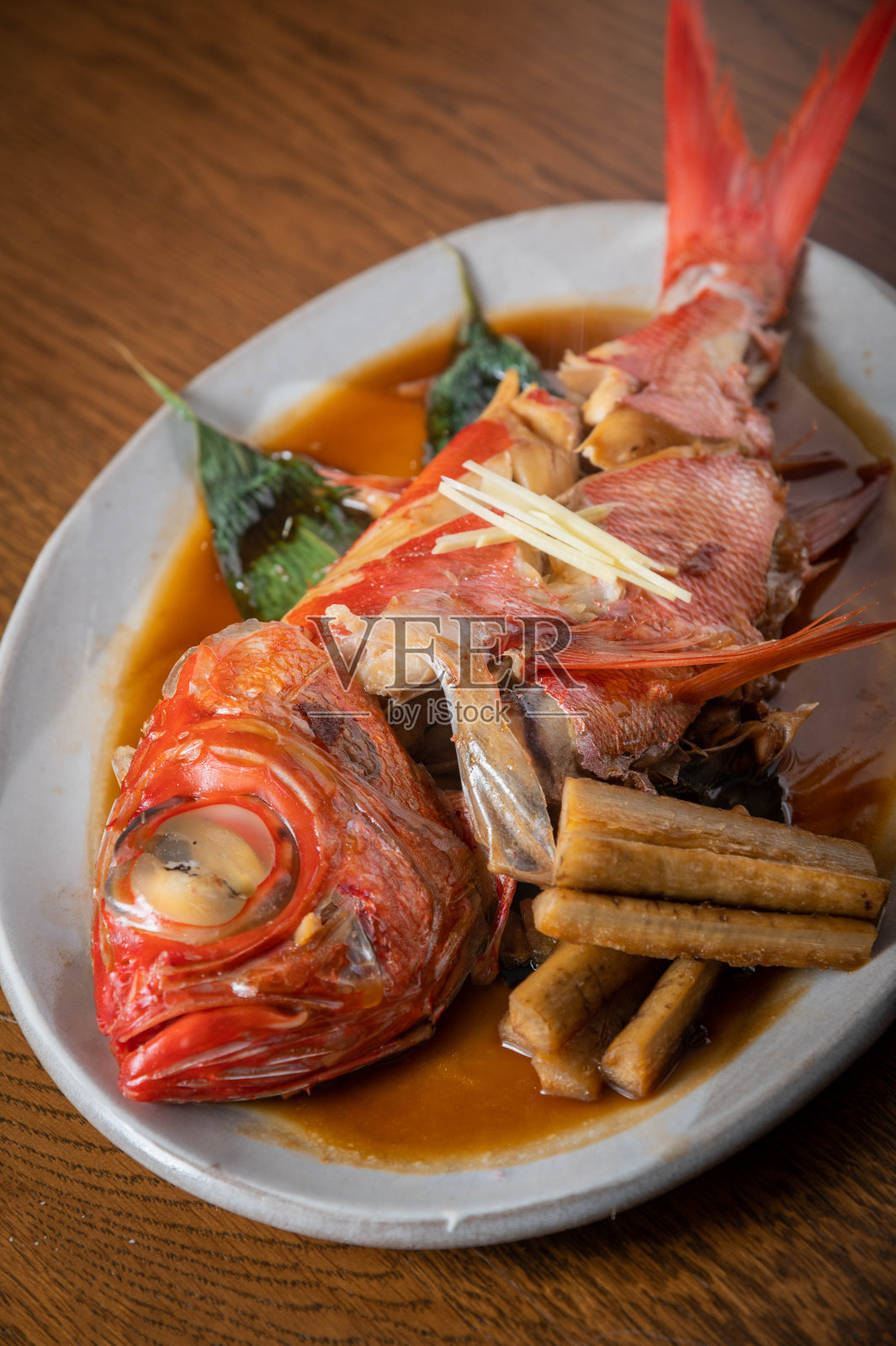 金美代，日本的鱼炖料理照片摄影图片