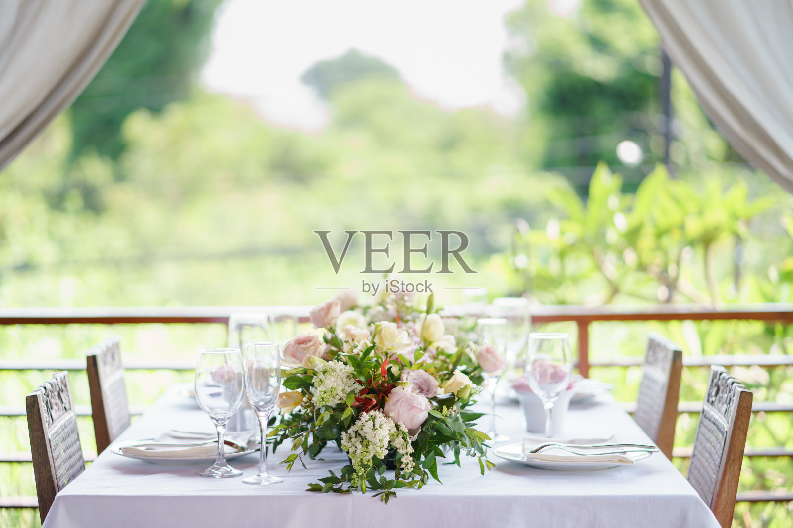 中心部分照片摄影图片