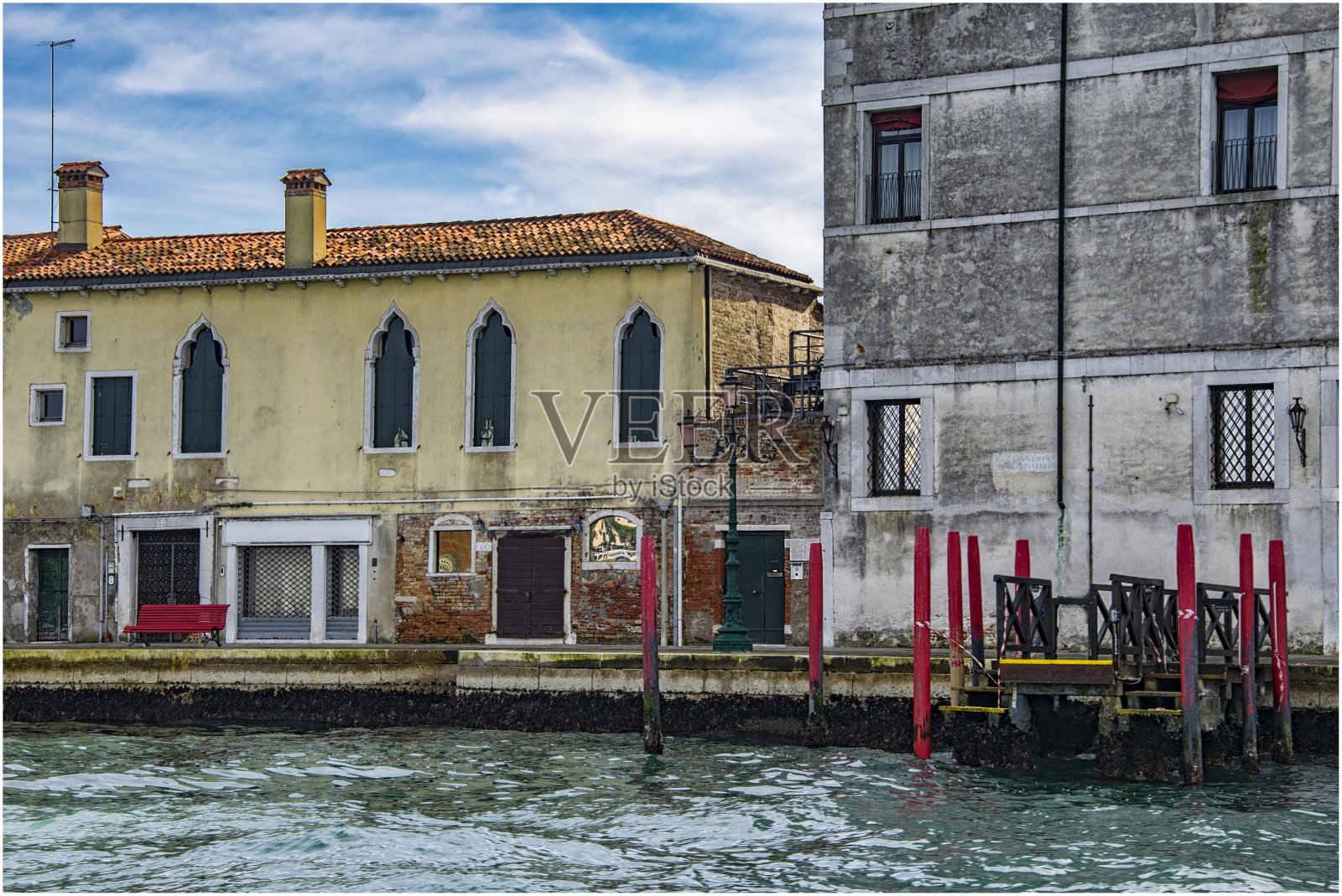 意大利威尼斯大运河河岸上的威尼斯宫殿照片摄影图片